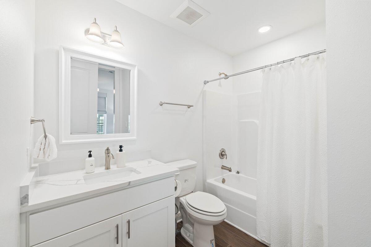 GULF PLACE RESIDENCES - Residential