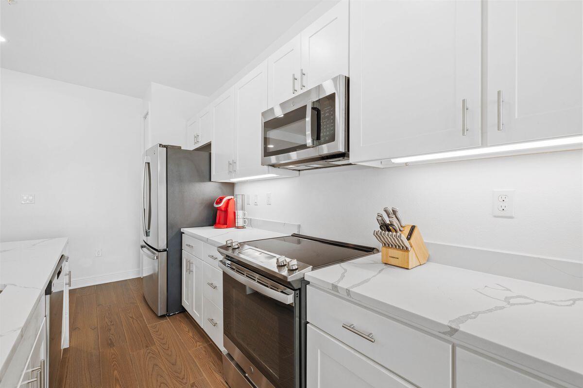 GULF PLACE RESIDENCES - Residential