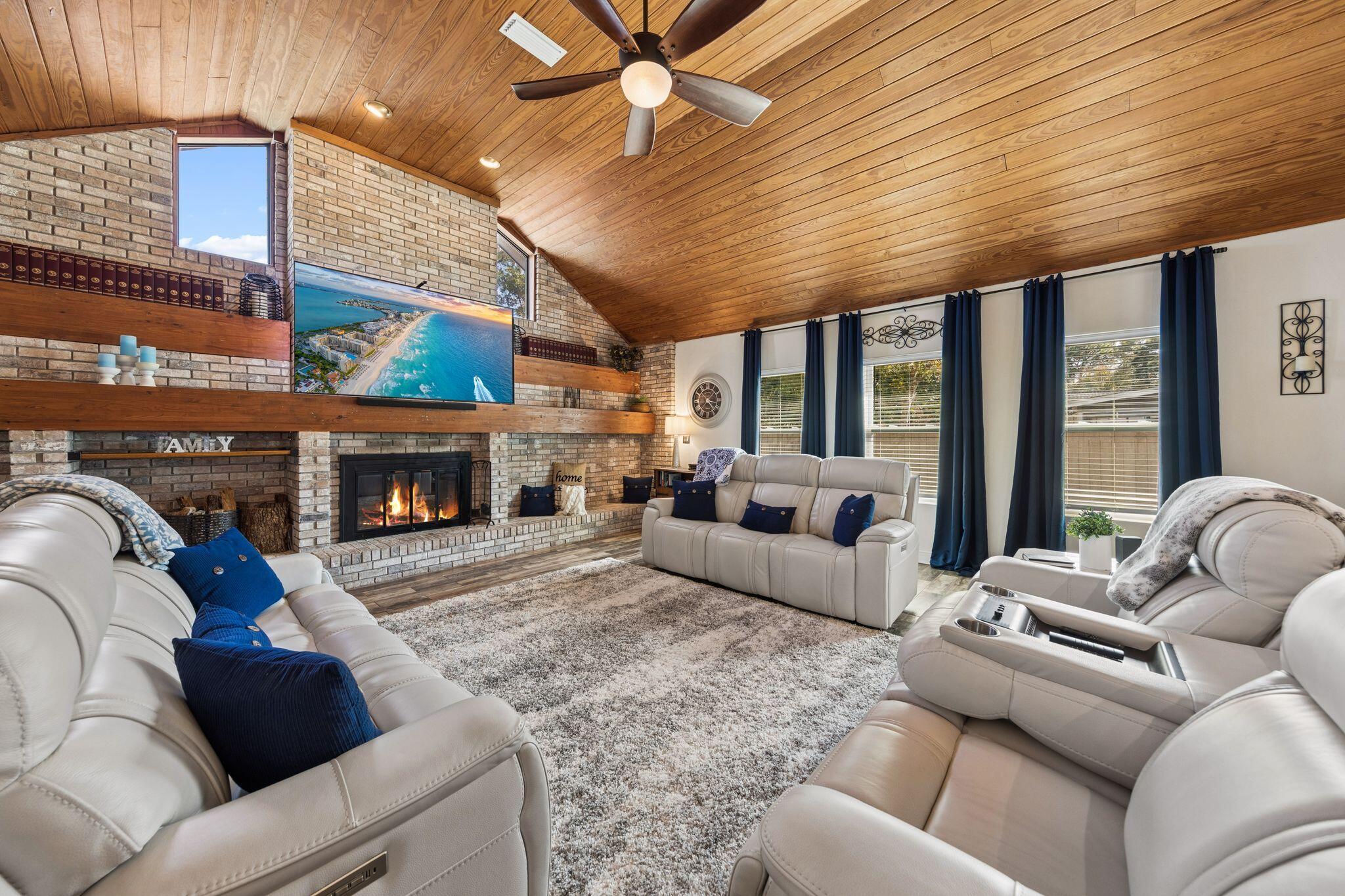 RAINTREE ESTATES - Residential