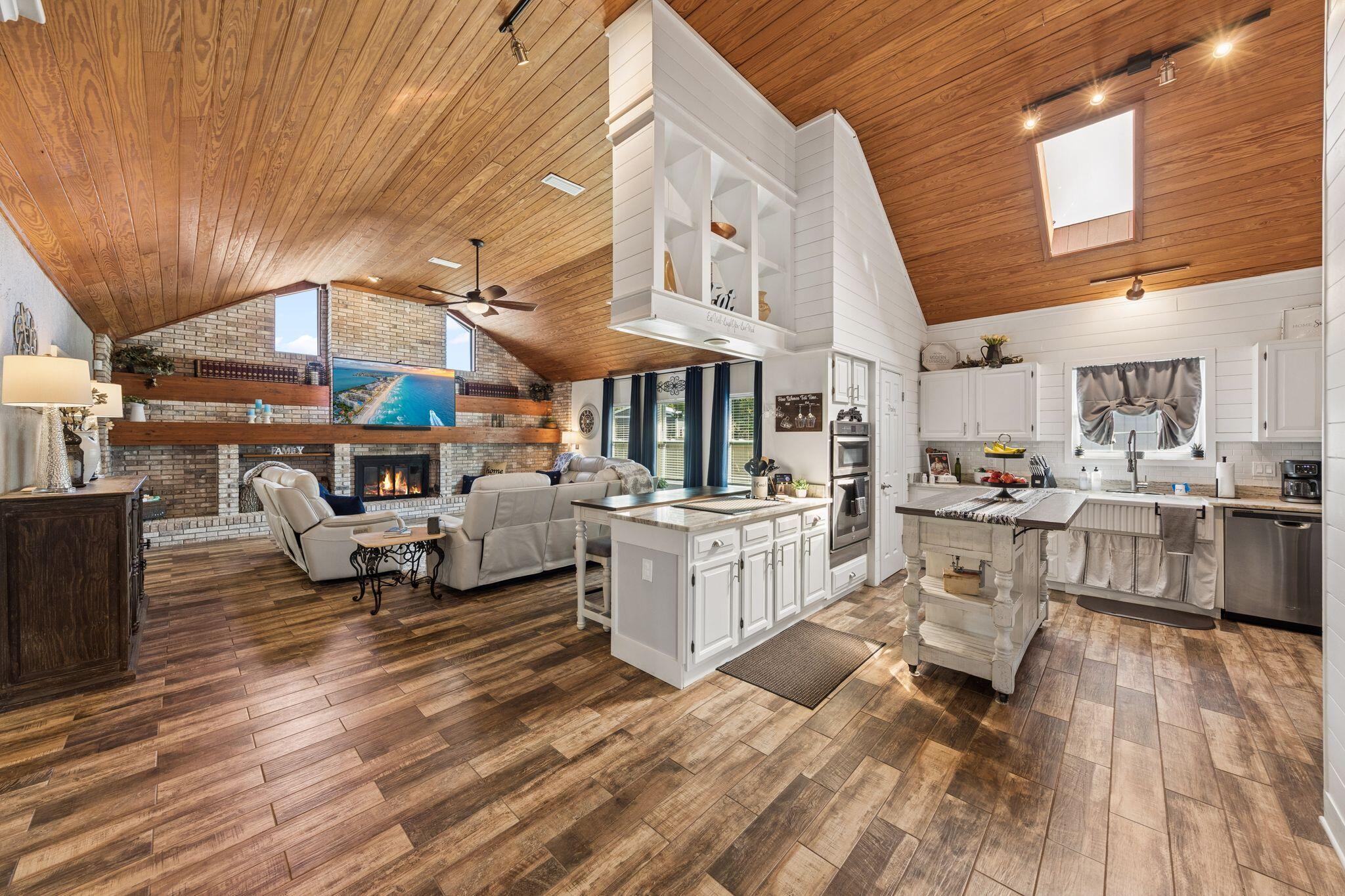 RAINTREE ESTATES - Residential