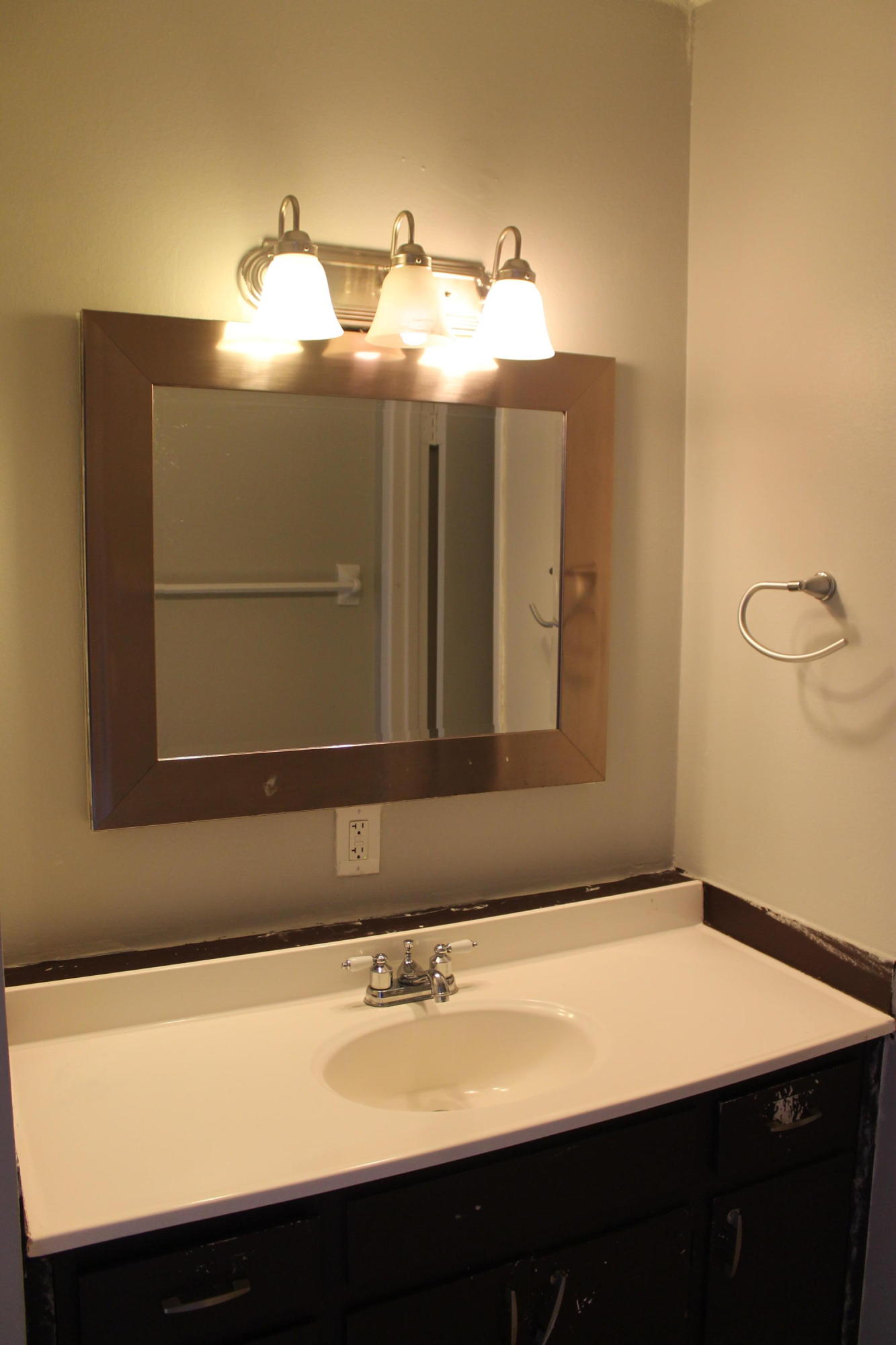 VALENCIA ARMS - Residential Lease