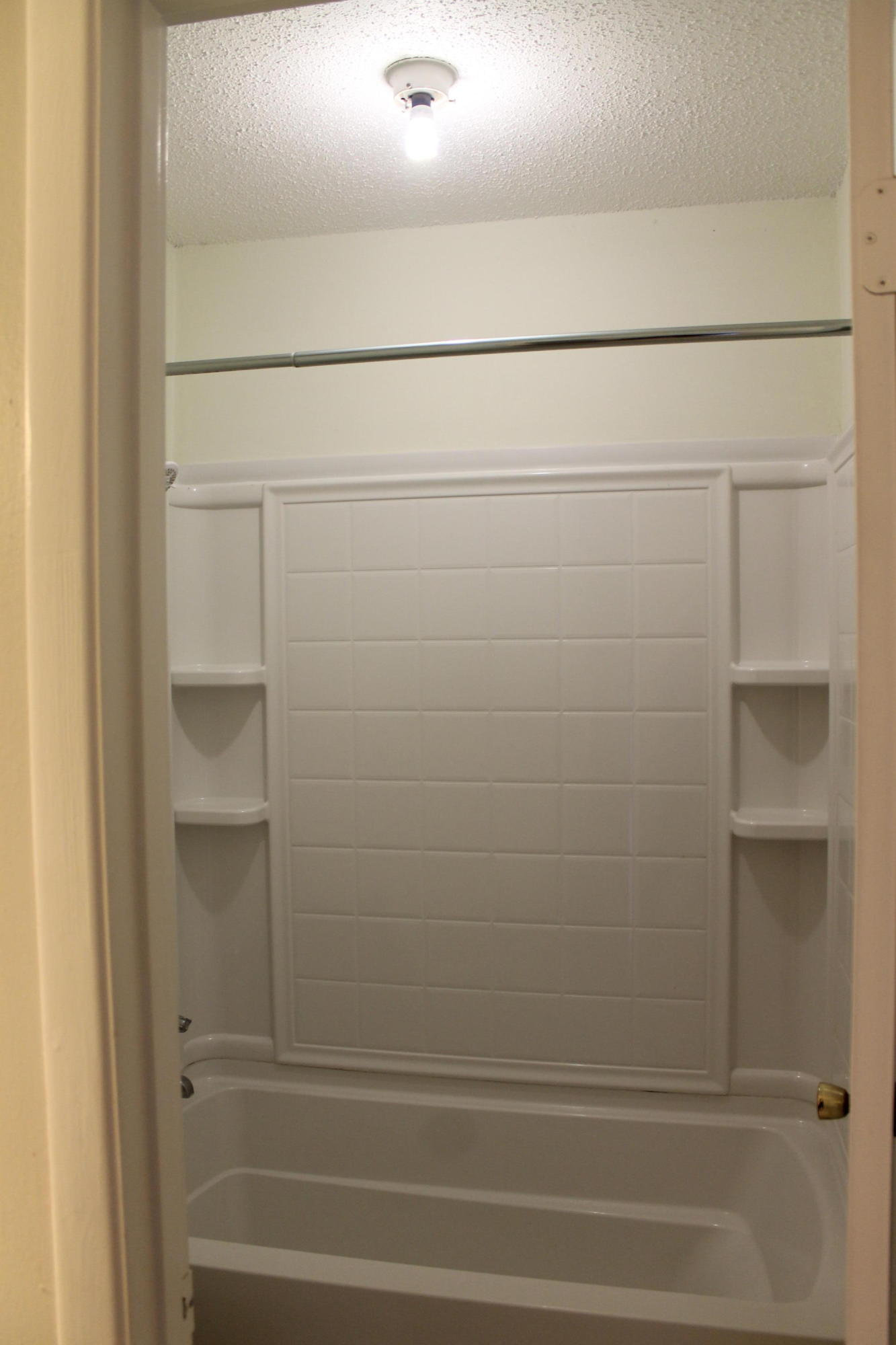 VALENCIA ARMS - Residential Lease