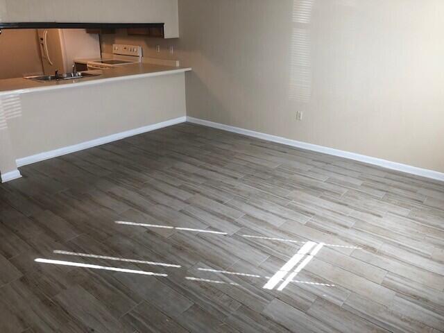 VIKING MANOR PH 1 - Residential Lease