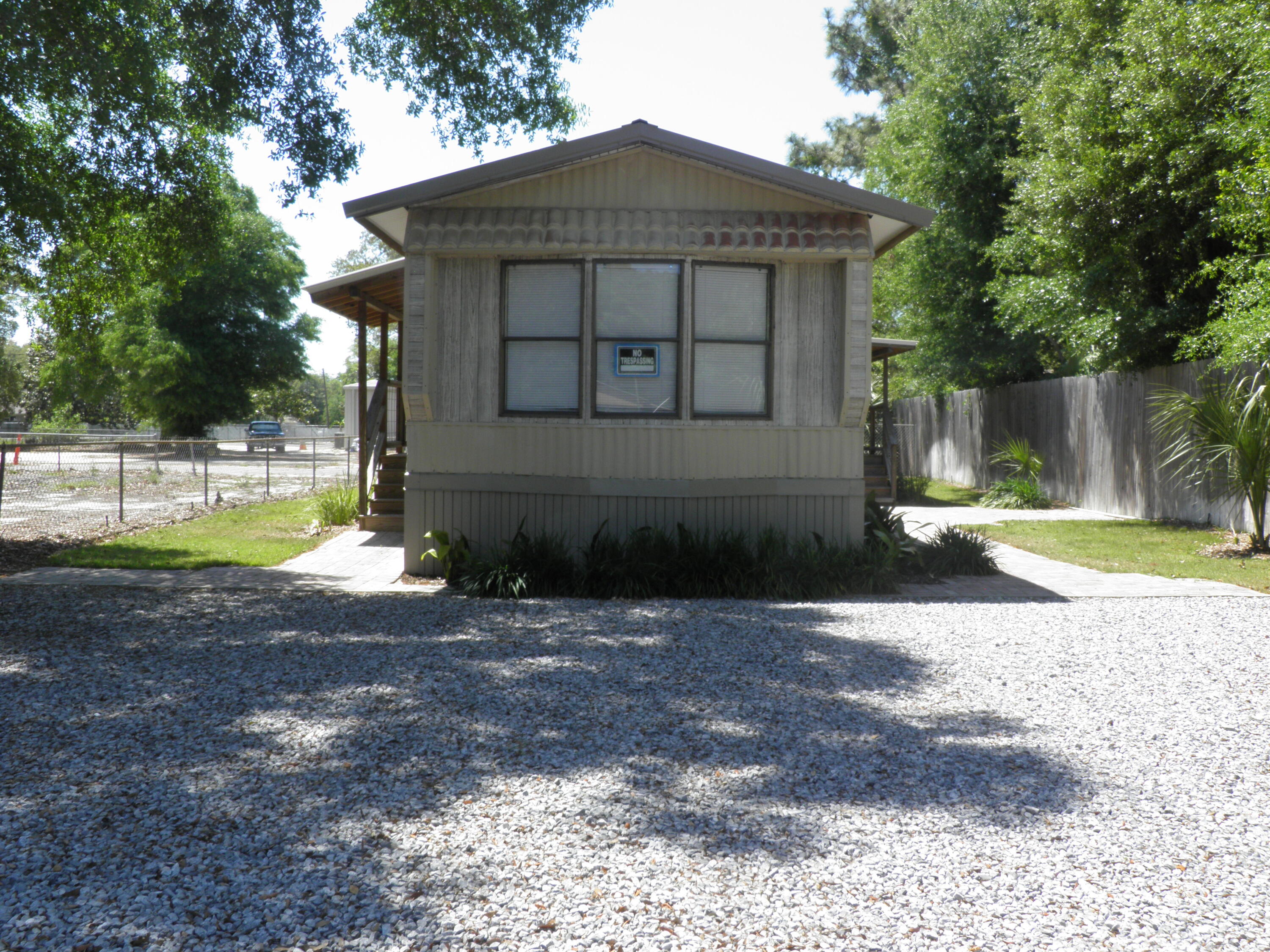 NO RECORDED SUBDIVISION - Residential Lease