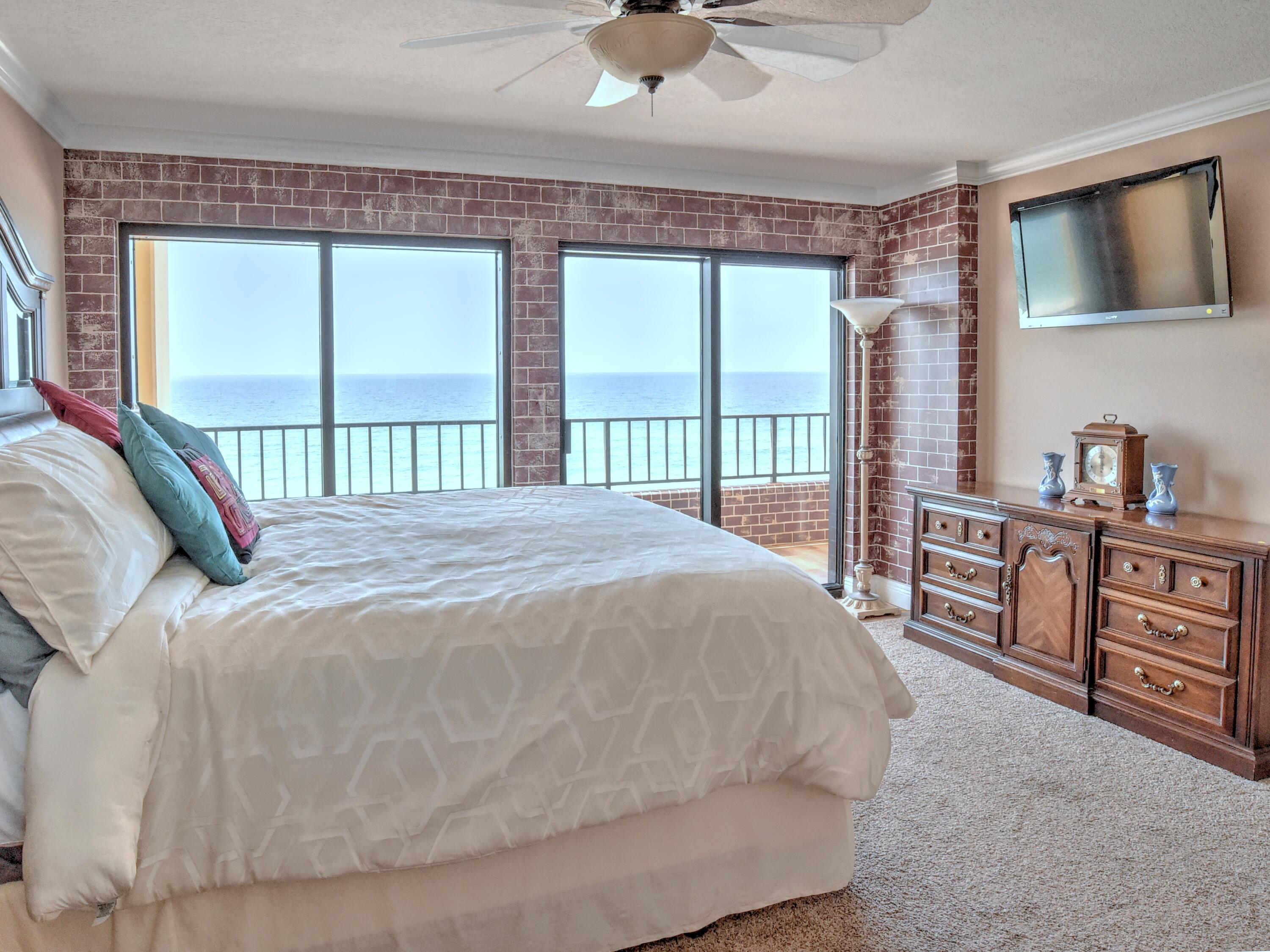 Surf Dweller Condomiiums - Residential