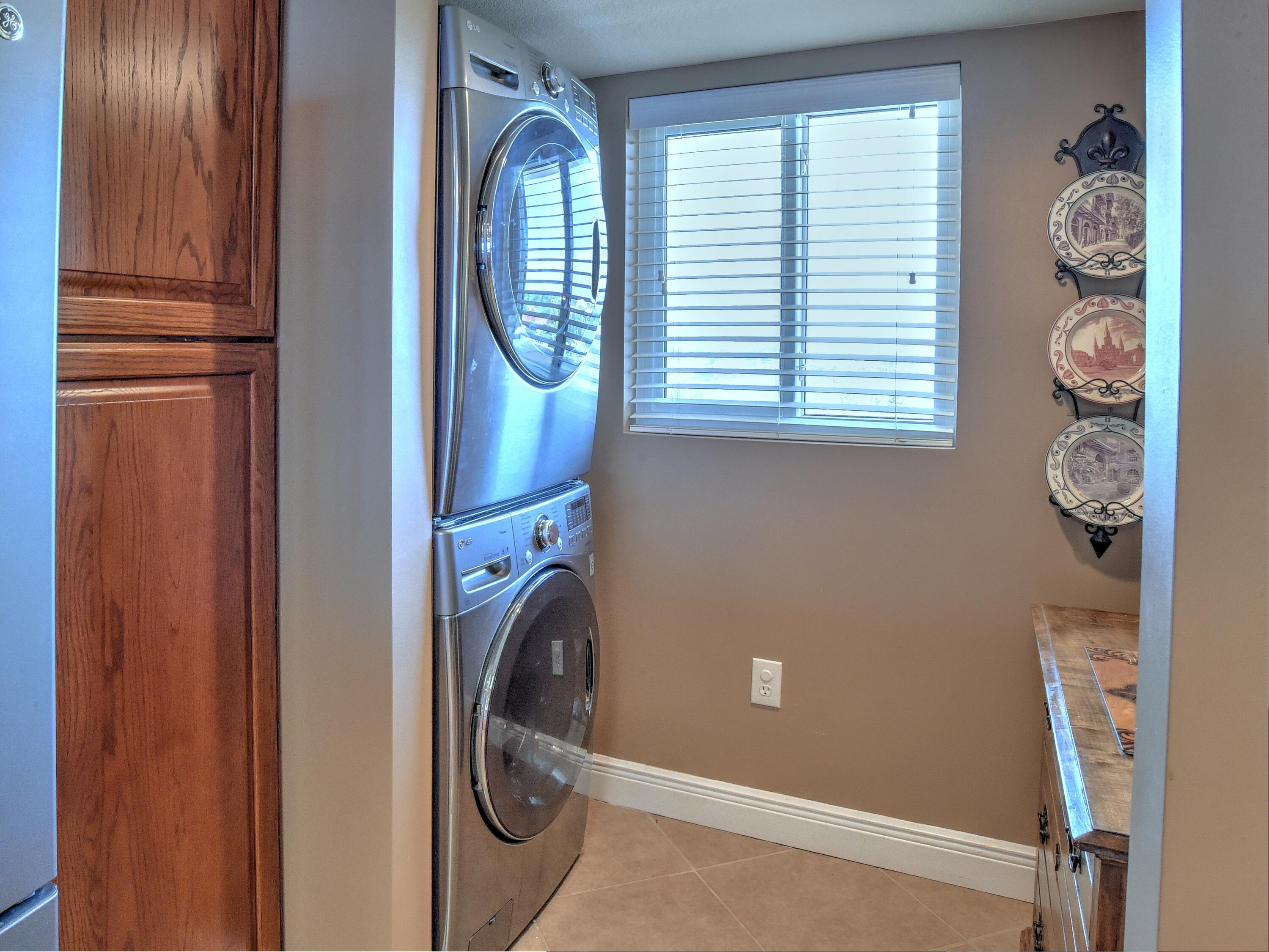 Surf Dweller Condomiiums - Residential