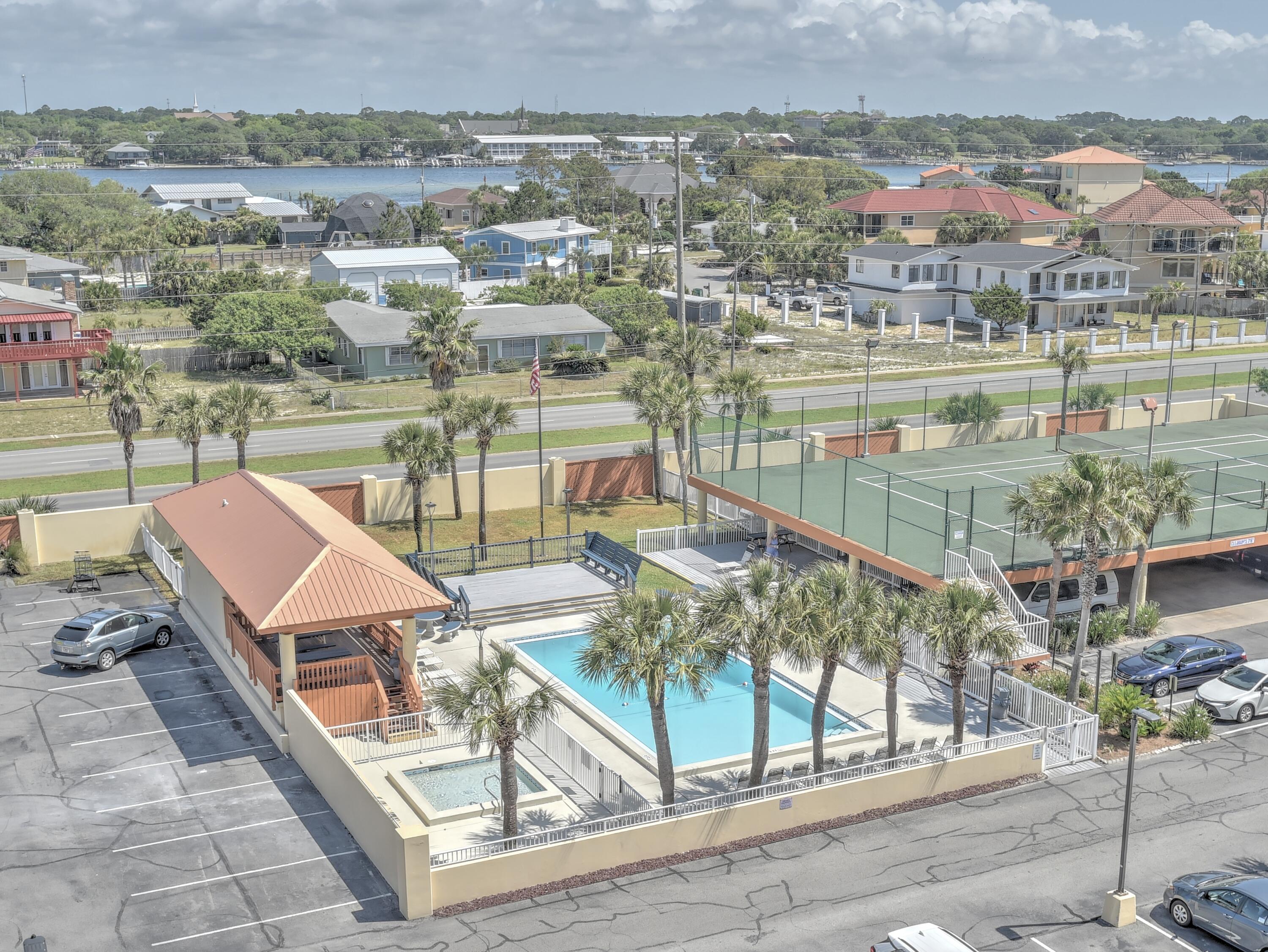 Surf Dweller Condomiiums - Residential