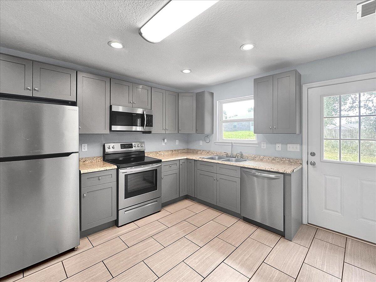 TRAILWOOD ESTATES - Residential