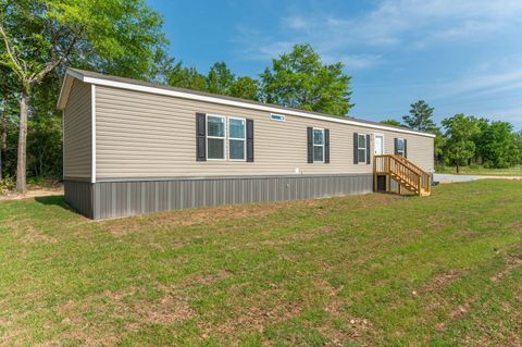 A home in DeFuniak Springs