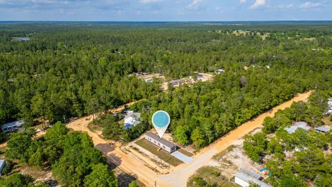 A home in DeFuniak Springs