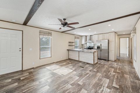 A home in DeFuniak Springs