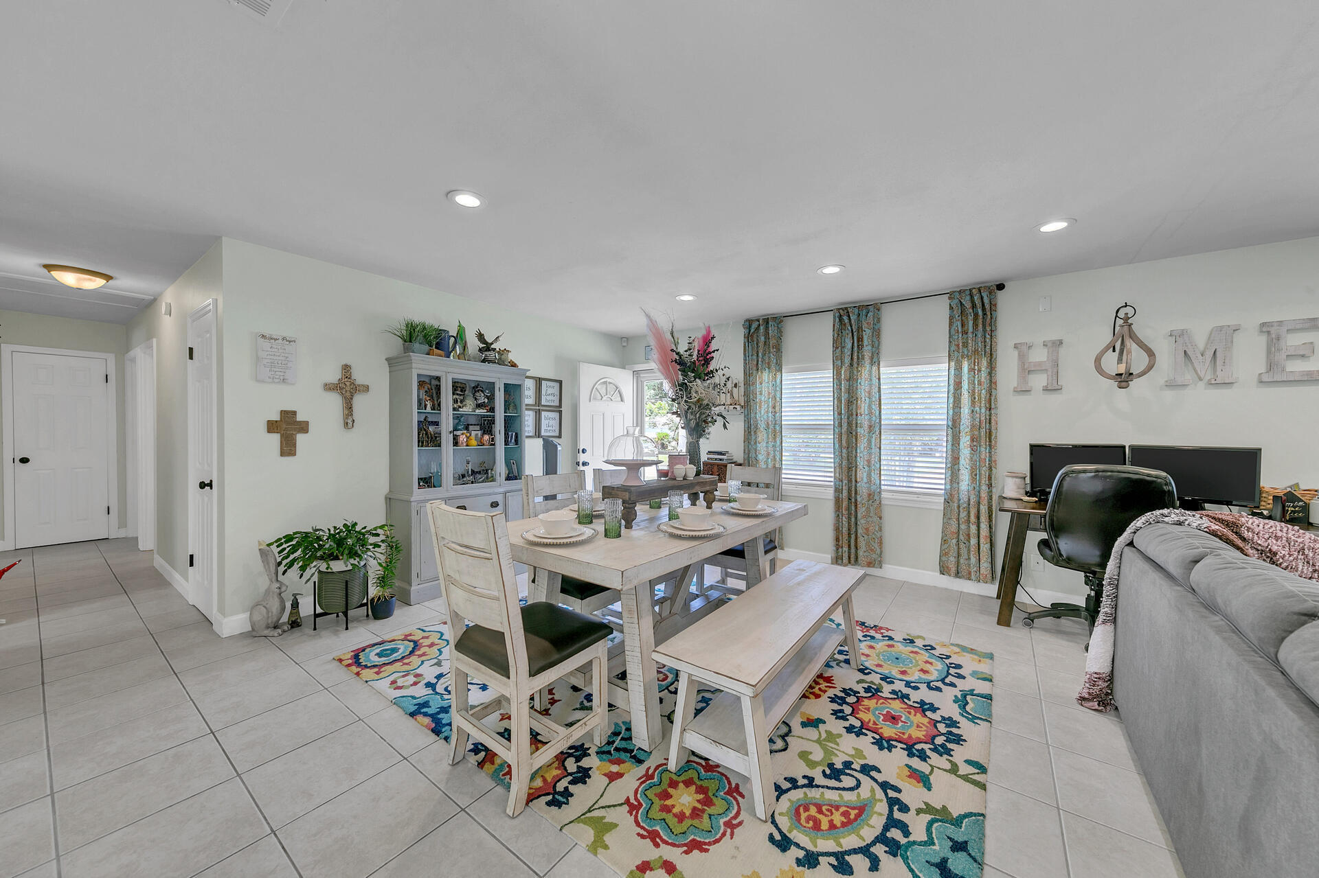 COMMODORE PLACE - Residential