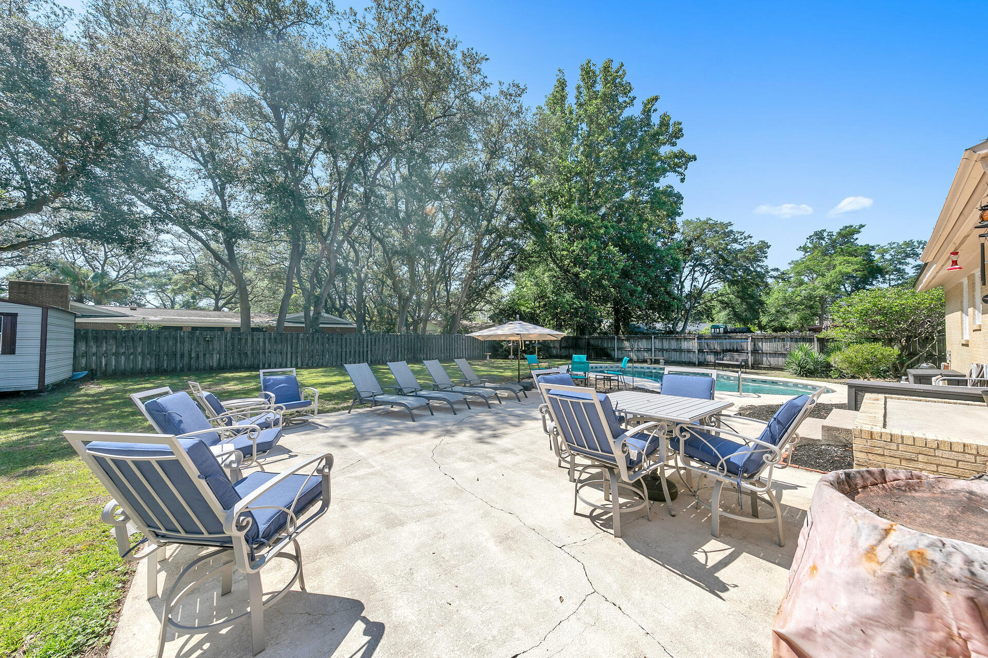 COMMODORE PLACE - Residential