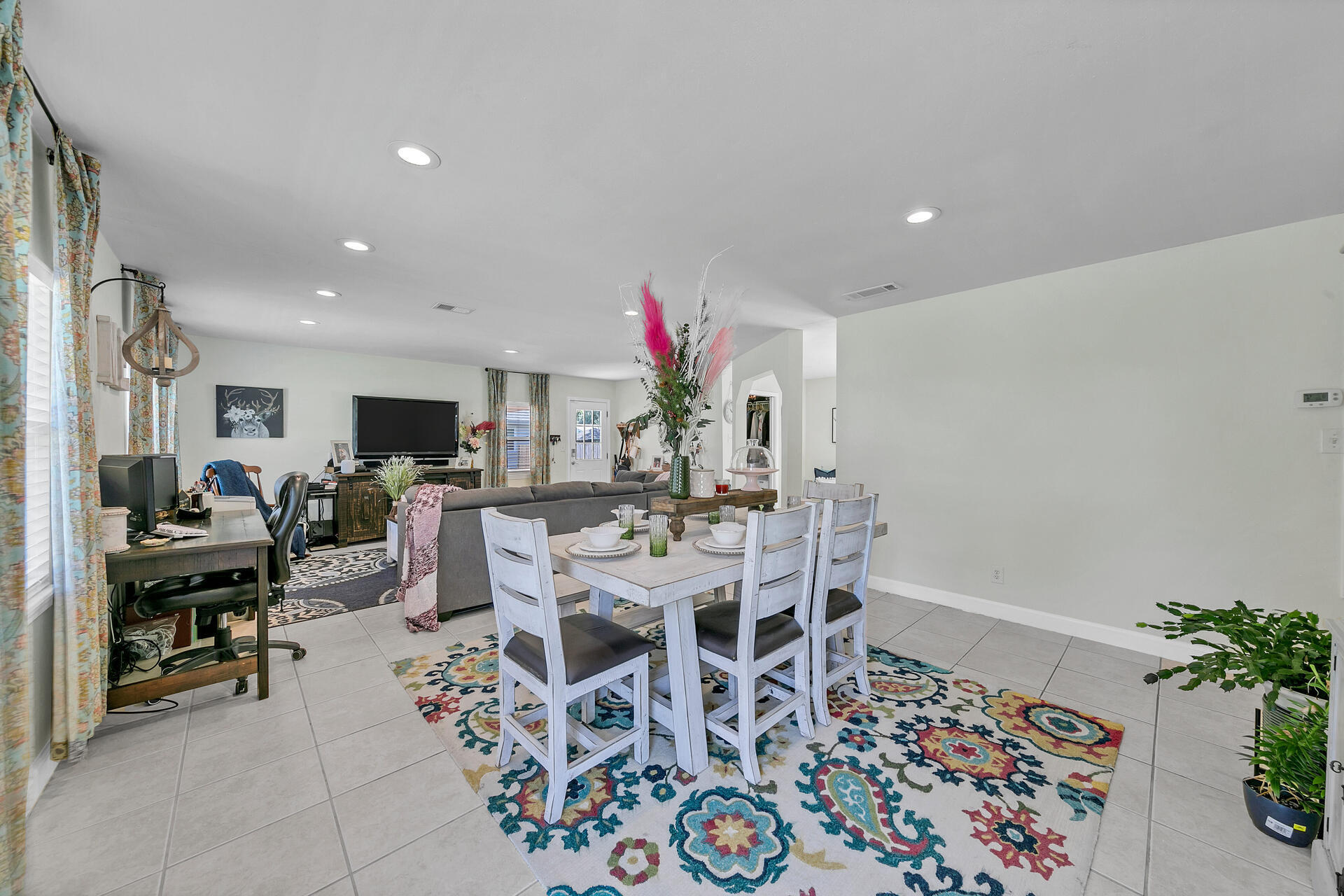 COMMODORE PLACE - Residential