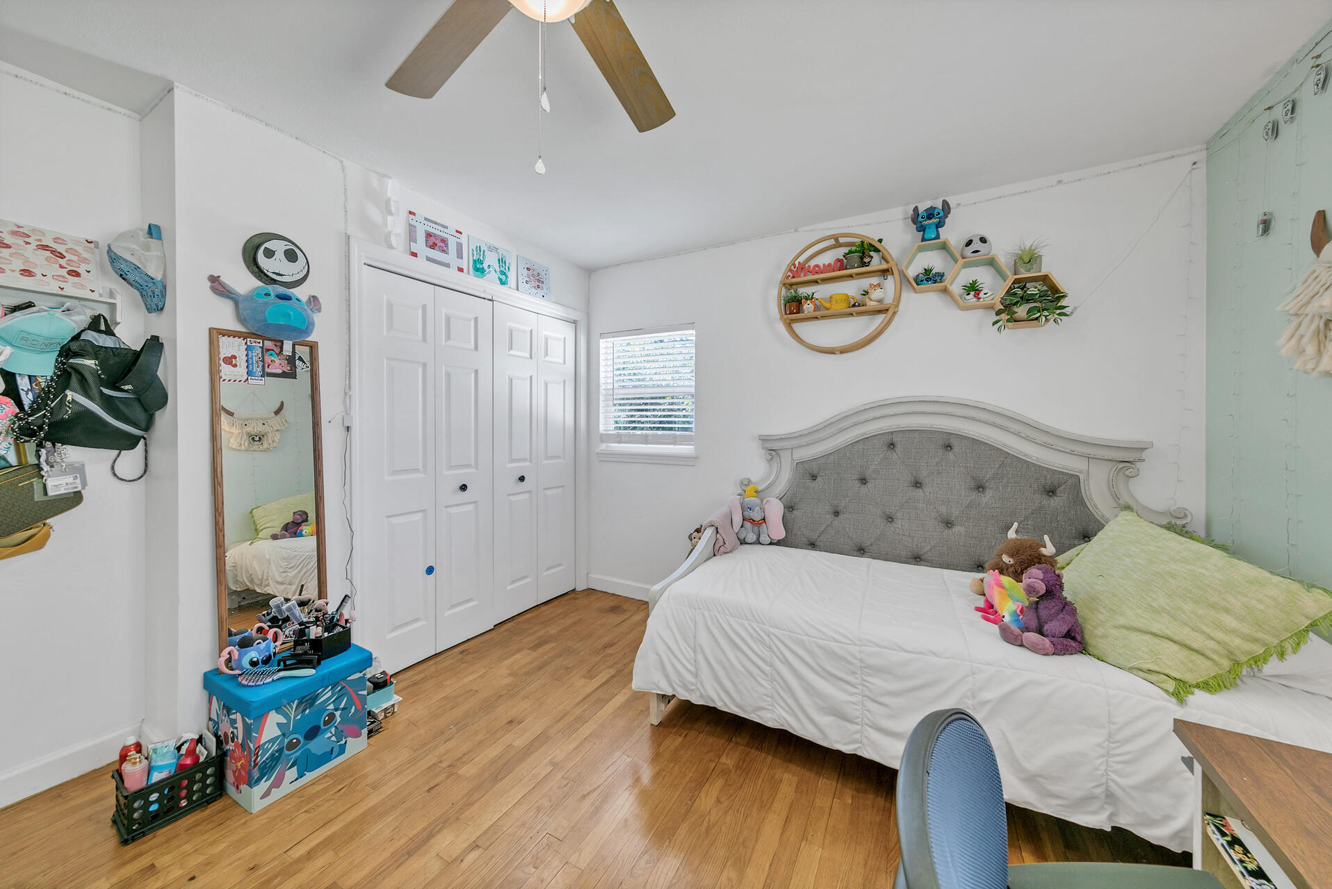 COMMODORE PLACE - Residential