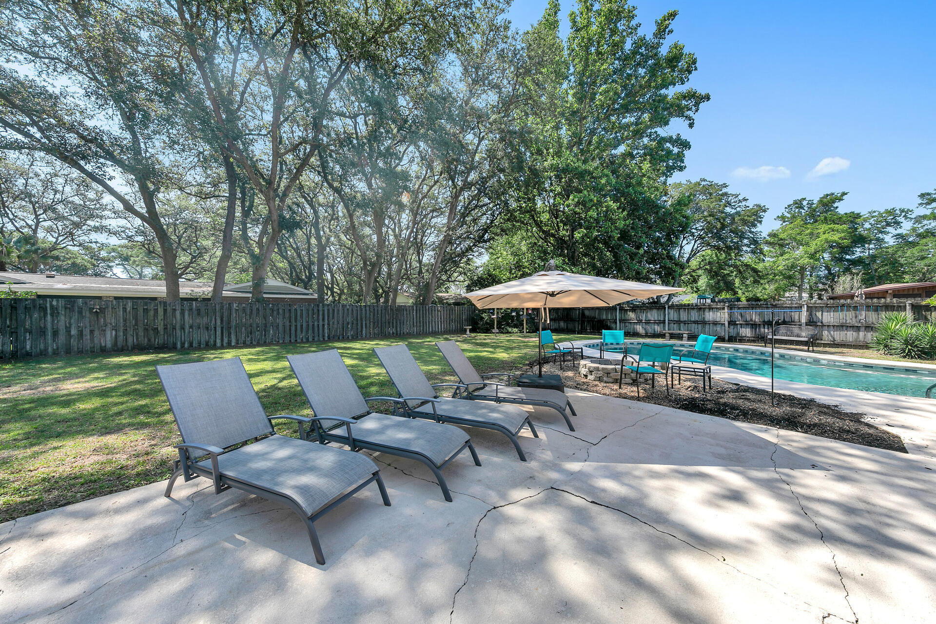 COMMODORE PLACE - Residential