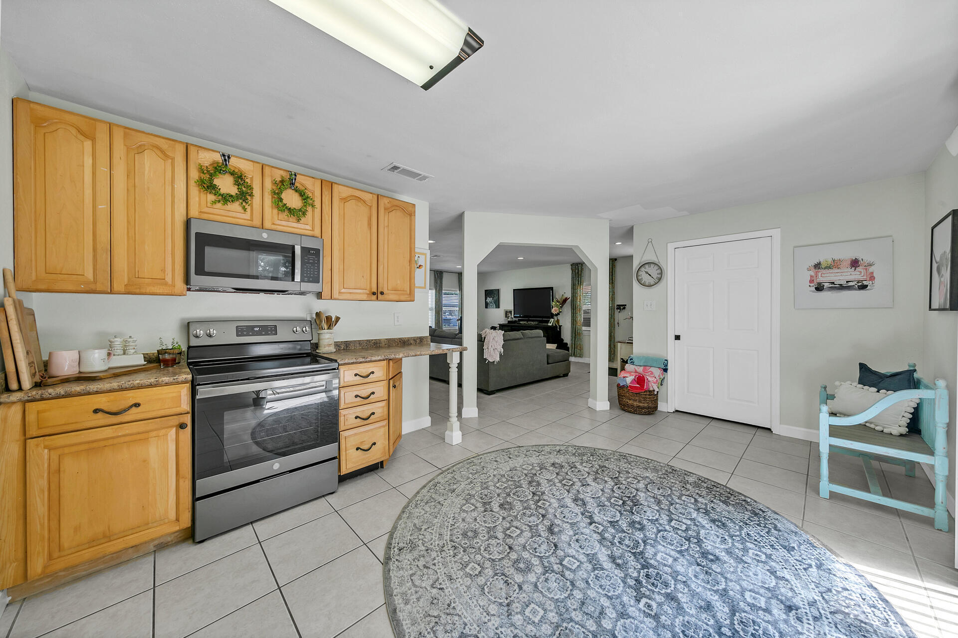 COMMODORE PLACE - Residential