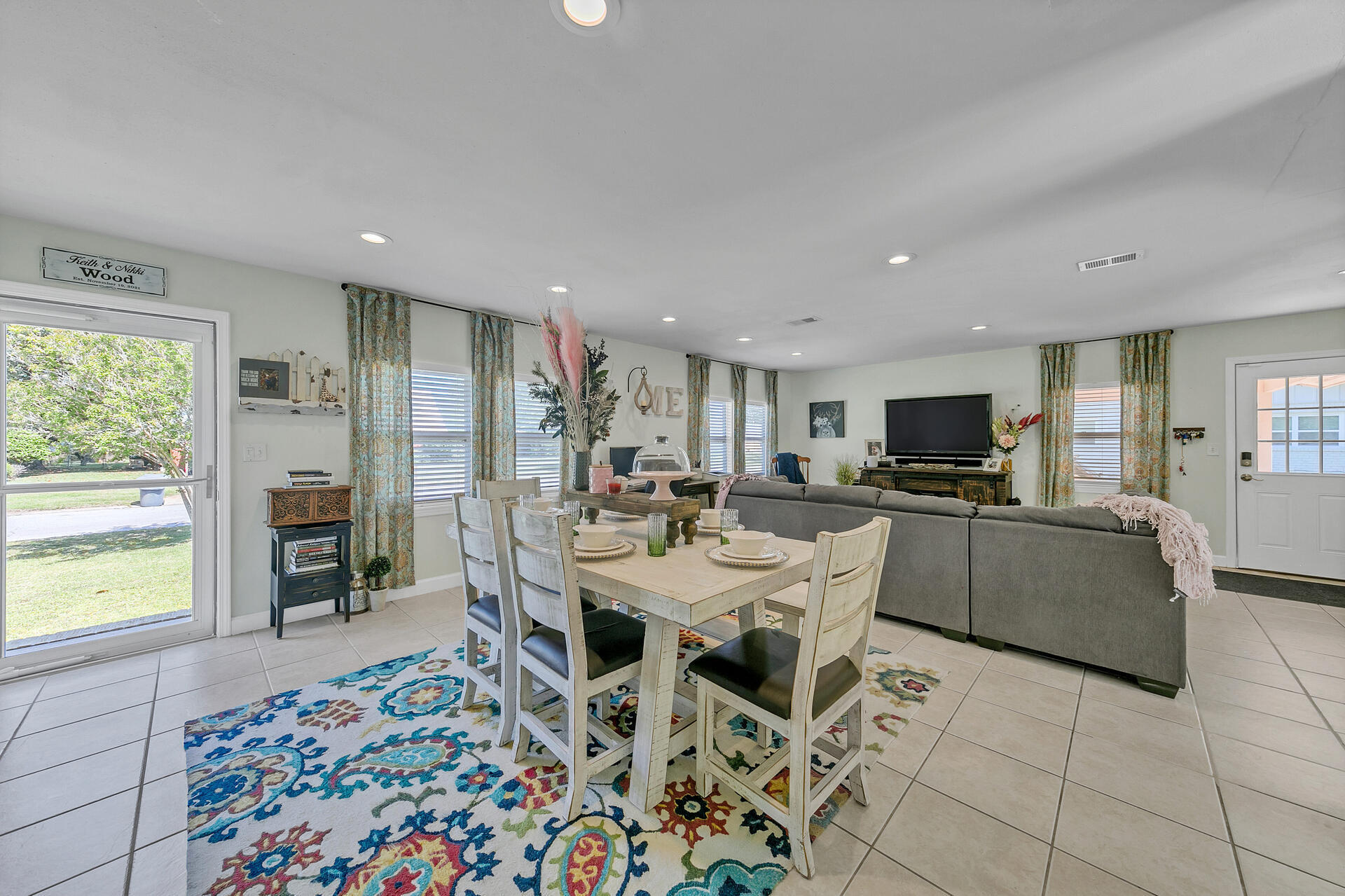 COMMODORE PLACE - Residential