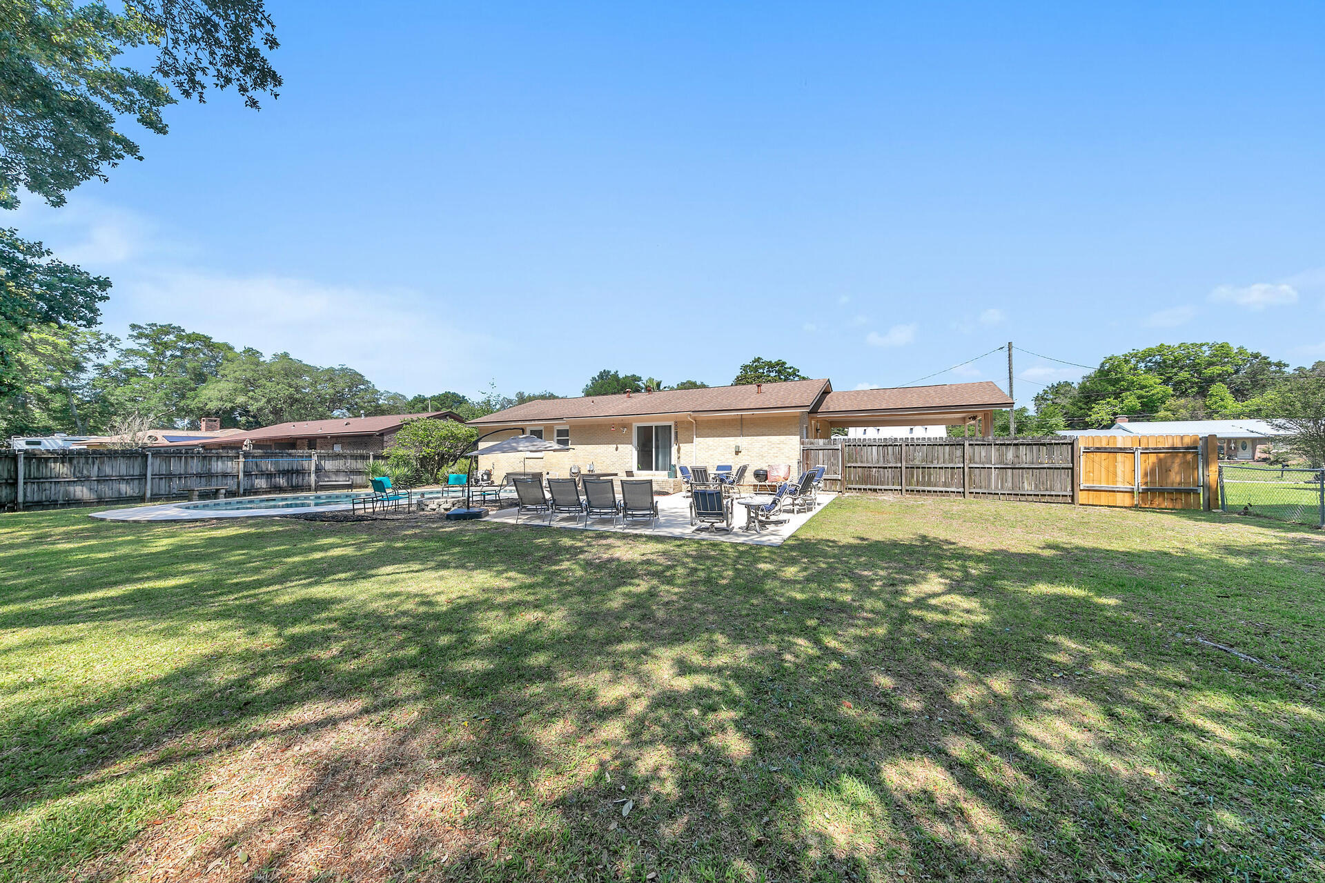 COMMODORE PLACE - Residential