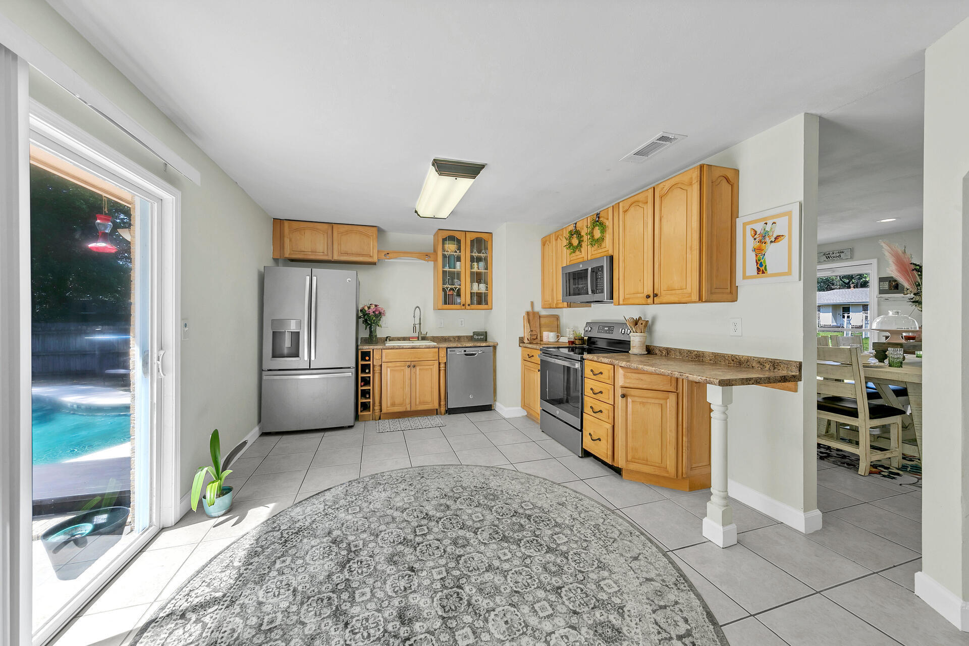 COMMODORE PLACE - Residential