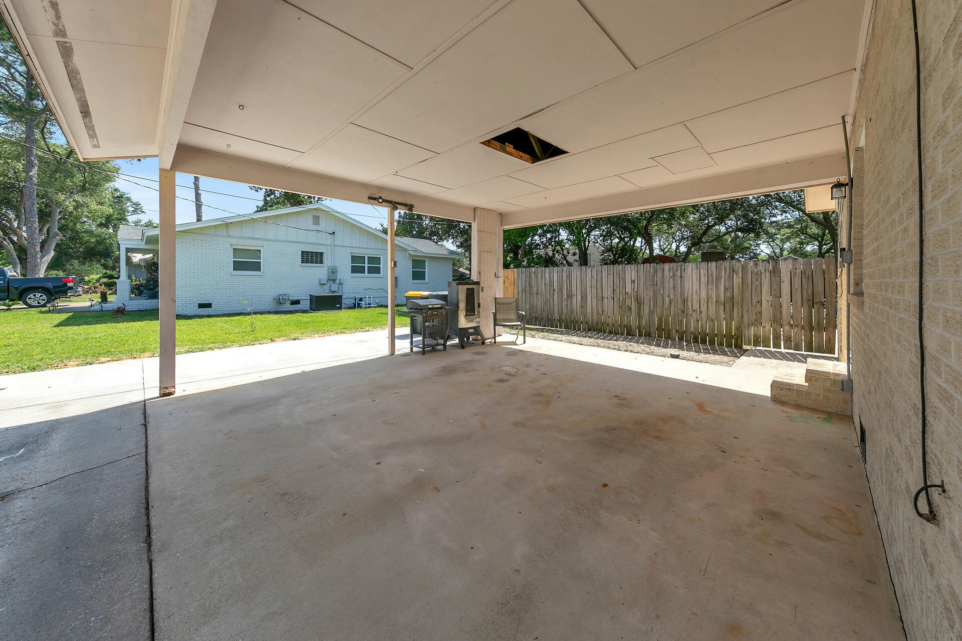 COMMODORE PLACE - Residential