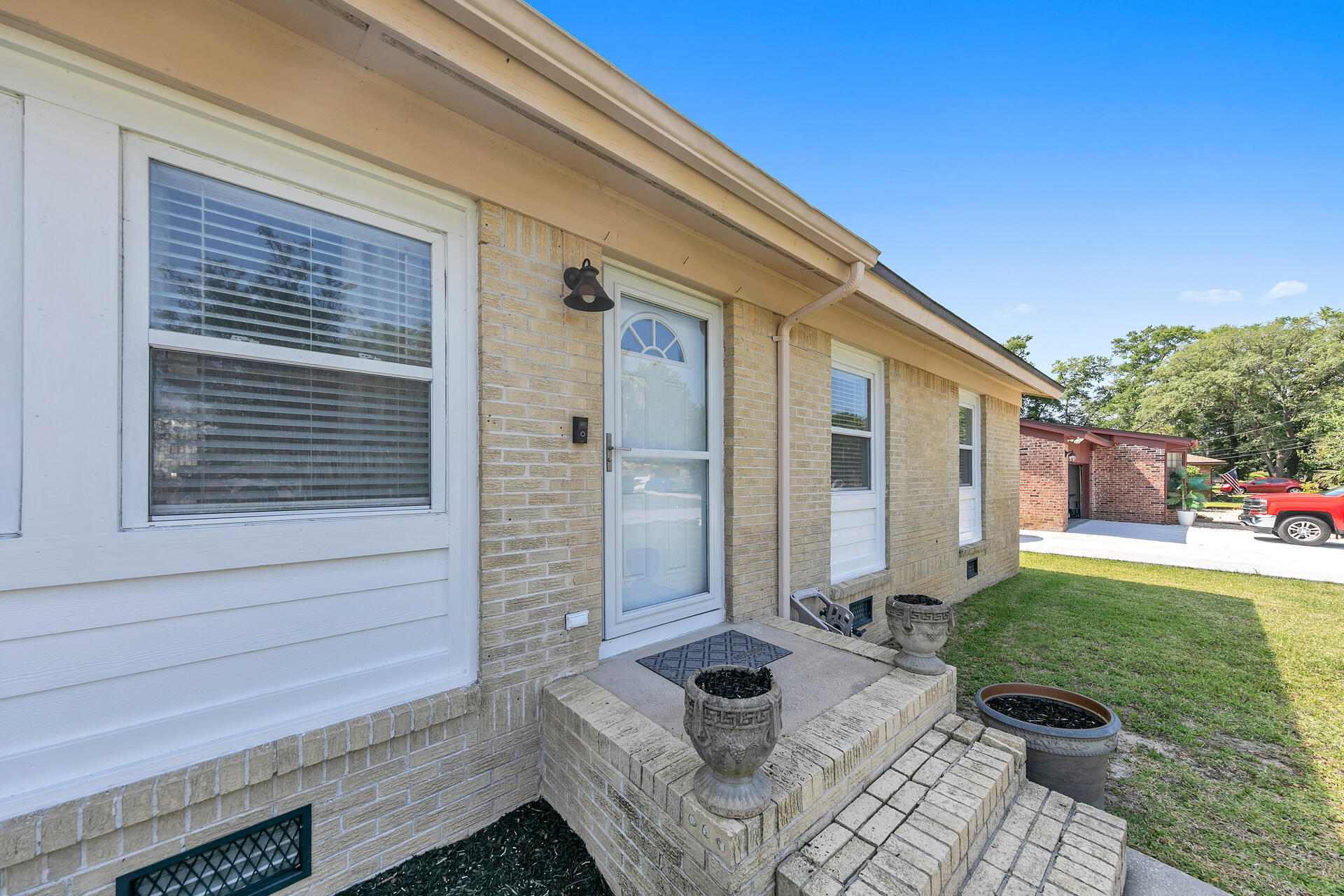 COMMODORE PLACE - Residential