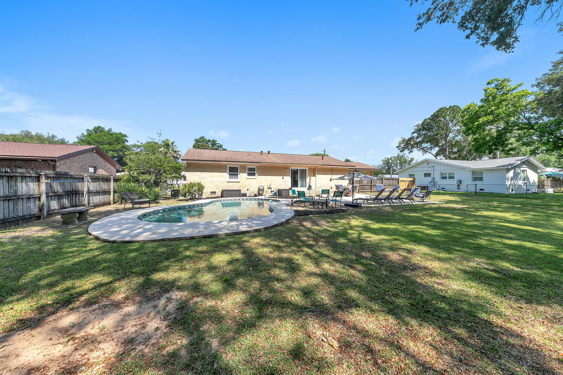 COMMODORE PLACE - Residential