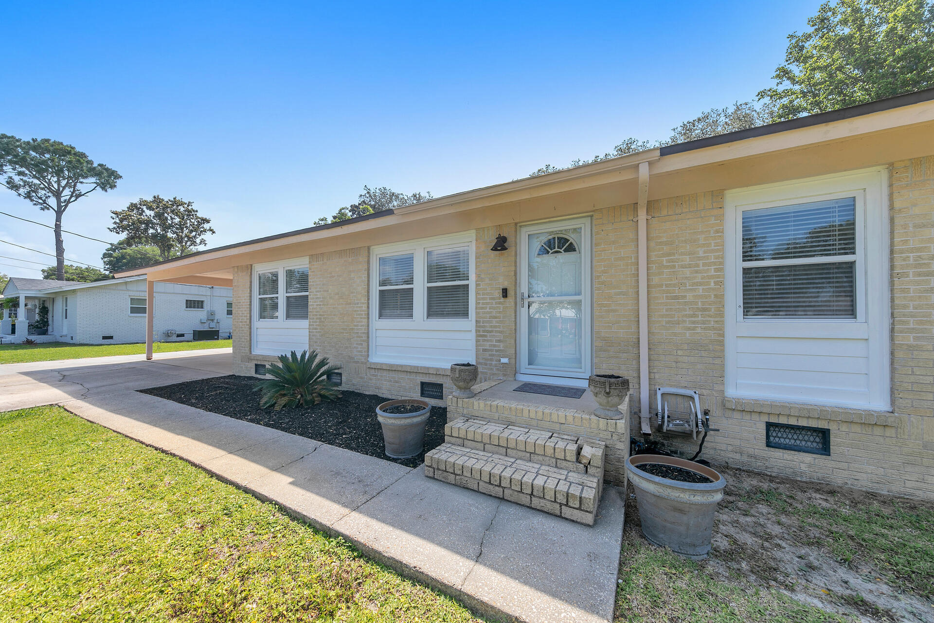 COMMODORE PLACE - Residential