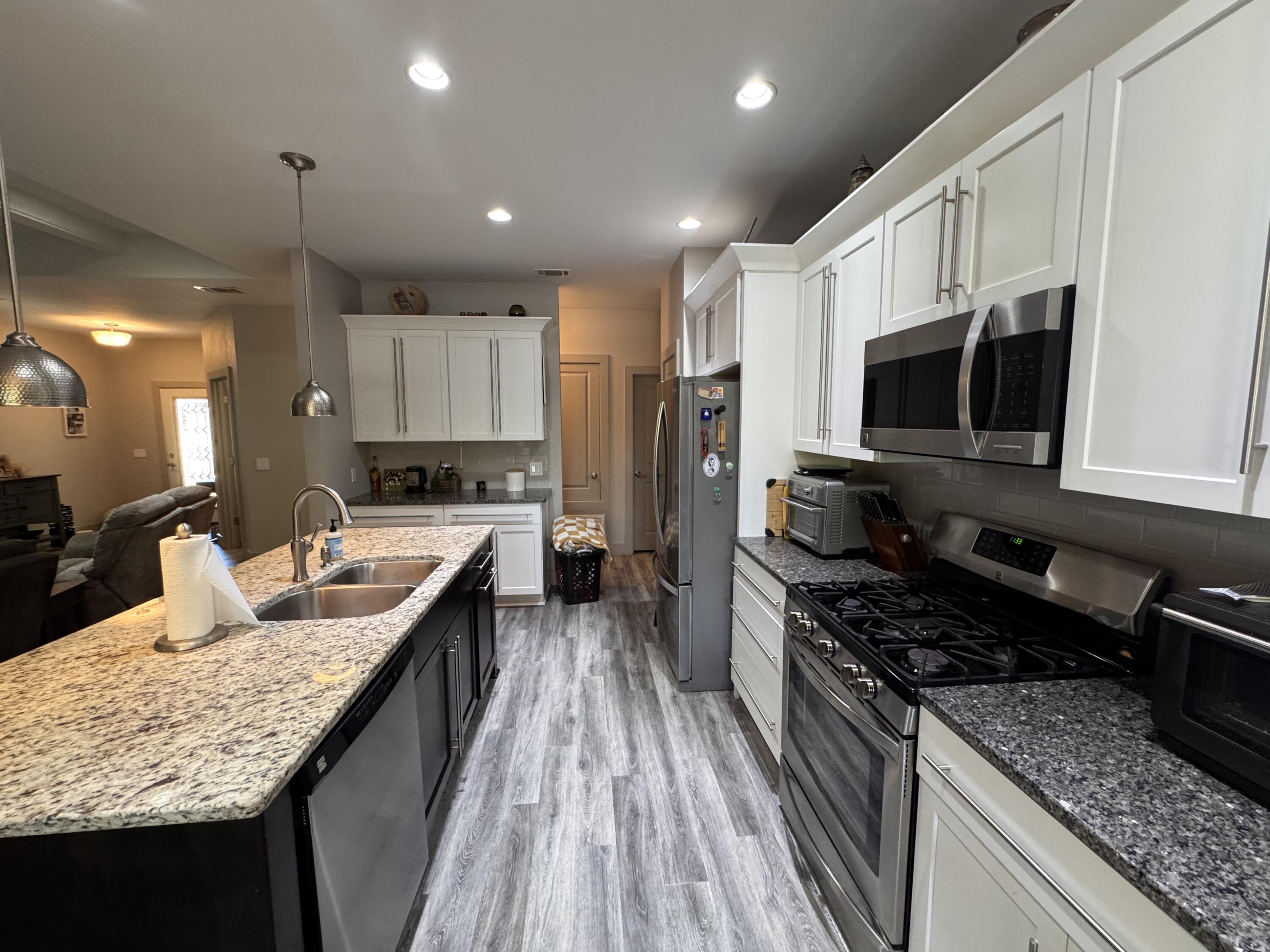 SAVANNAH OAKS - Residential Lease
