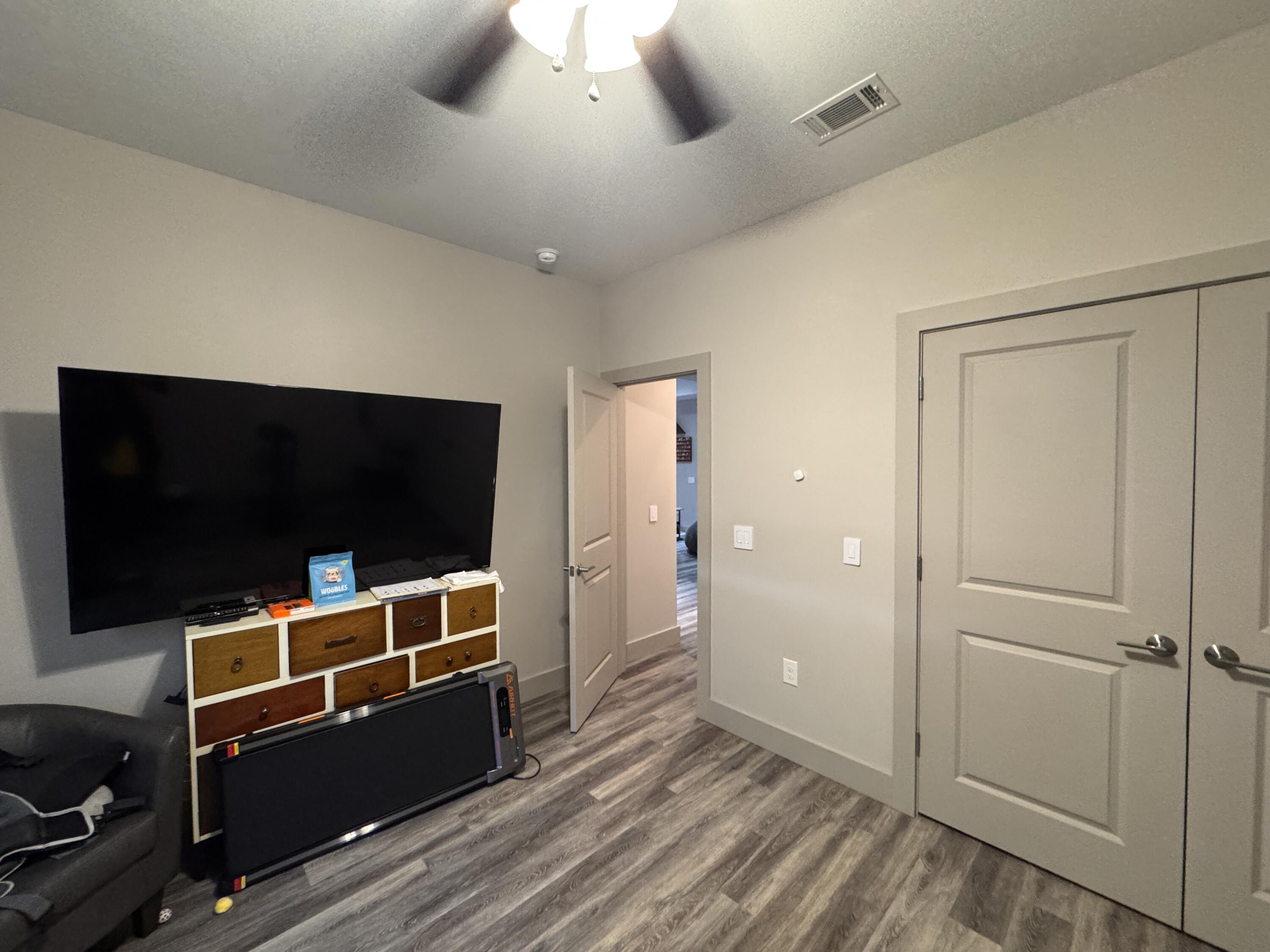 SAVANNAH OAKS - Residential Lease