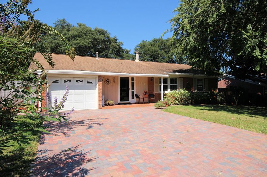 Pride of ownership is evident here!Miticulously maintained brick three bedroom home in a quite neighborhood.Real hardwood thru-out,Large living room with a open feel leading to dining room and kitchen,Living roonm is light and bright with upgraded gas fireplace.Kitchen upgrade's included cabinet re-facing,granite counters,breakfast bar, along with newer applianances.Off the dining room double door's you will see a huge screen covered porch the length of the house with a attached open porch.The yard is well maintained with fencing,lanscaping & outdoor storage shed.Home is close to Eglin AFb,15 minutes to Duke Field,30 Minutes to Hurlburt field,Niceville schools are a+ Rated.Niceville has recently opened a Walmart, Starbucks,Duncan donuts,and several new business's.