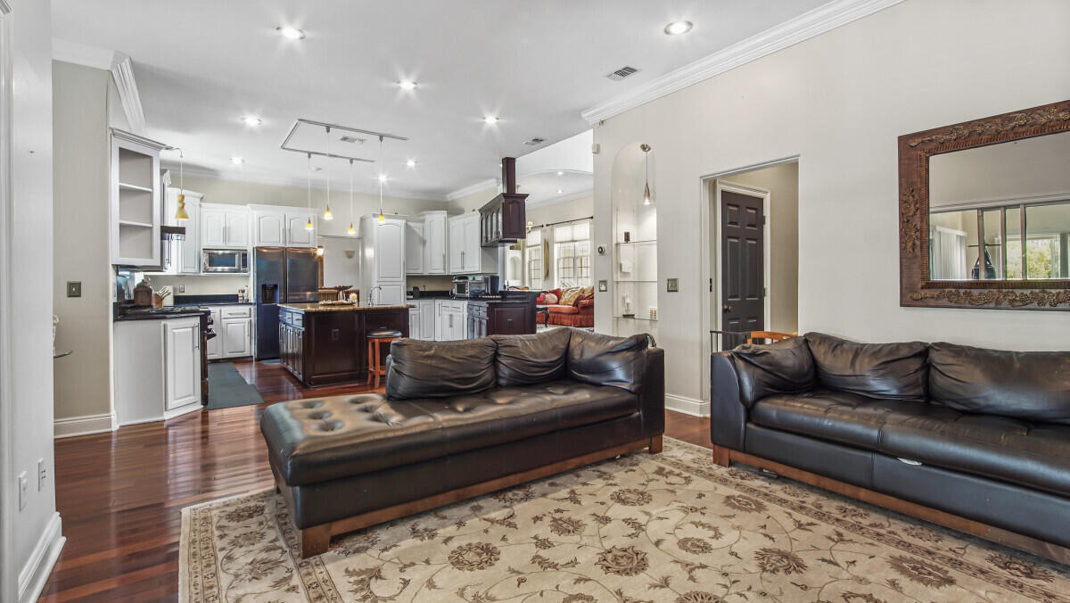 Emerald Lakes - Residential