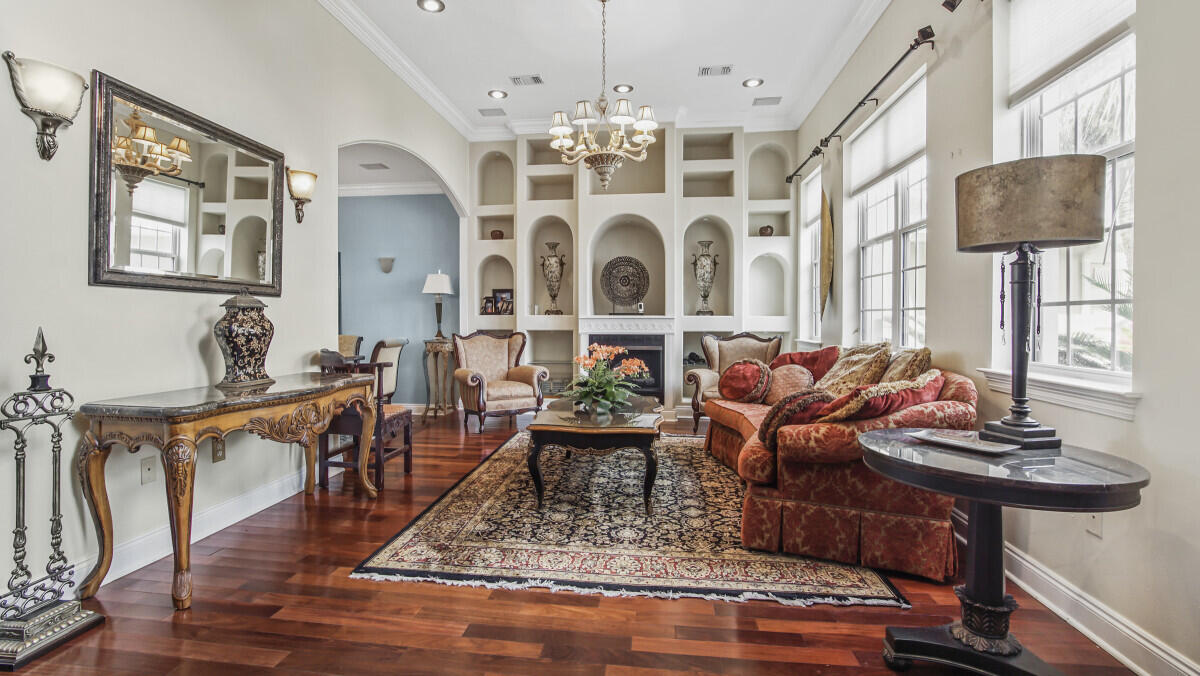 Emerald Lakes - Residential