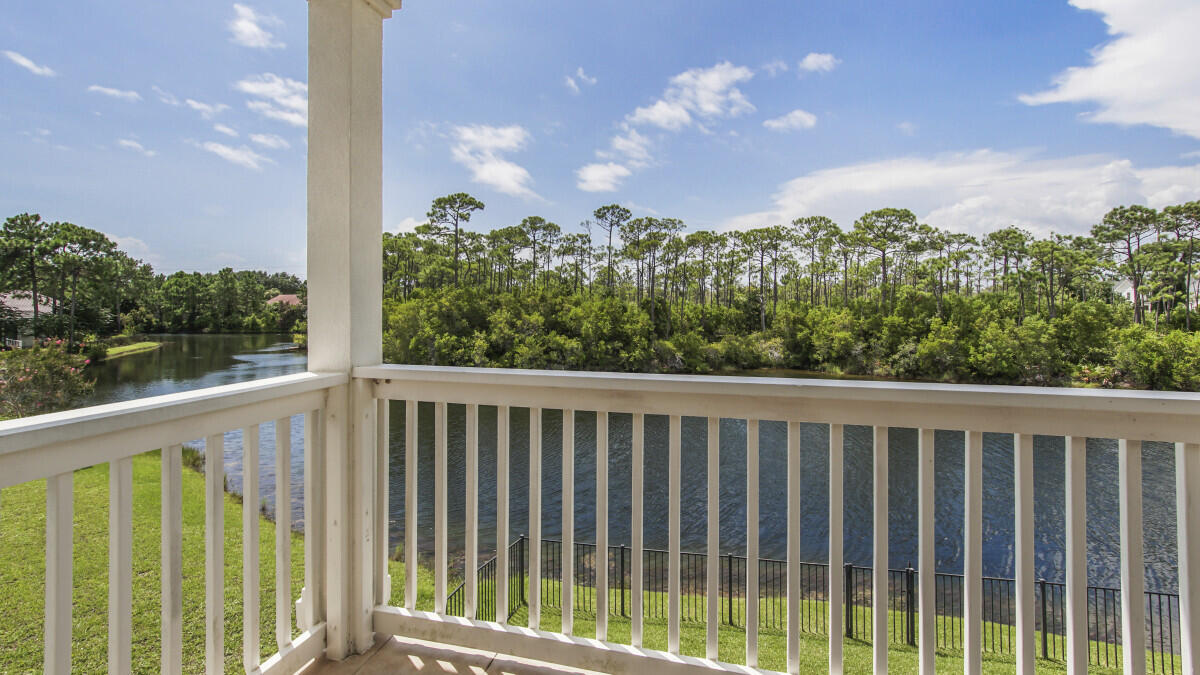 Emerald Lakes - Residential