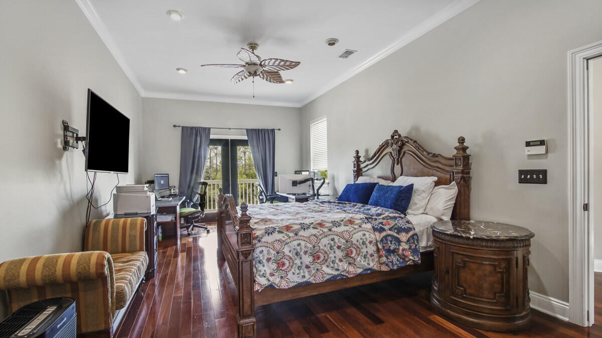 Emerald Lakes - Residential