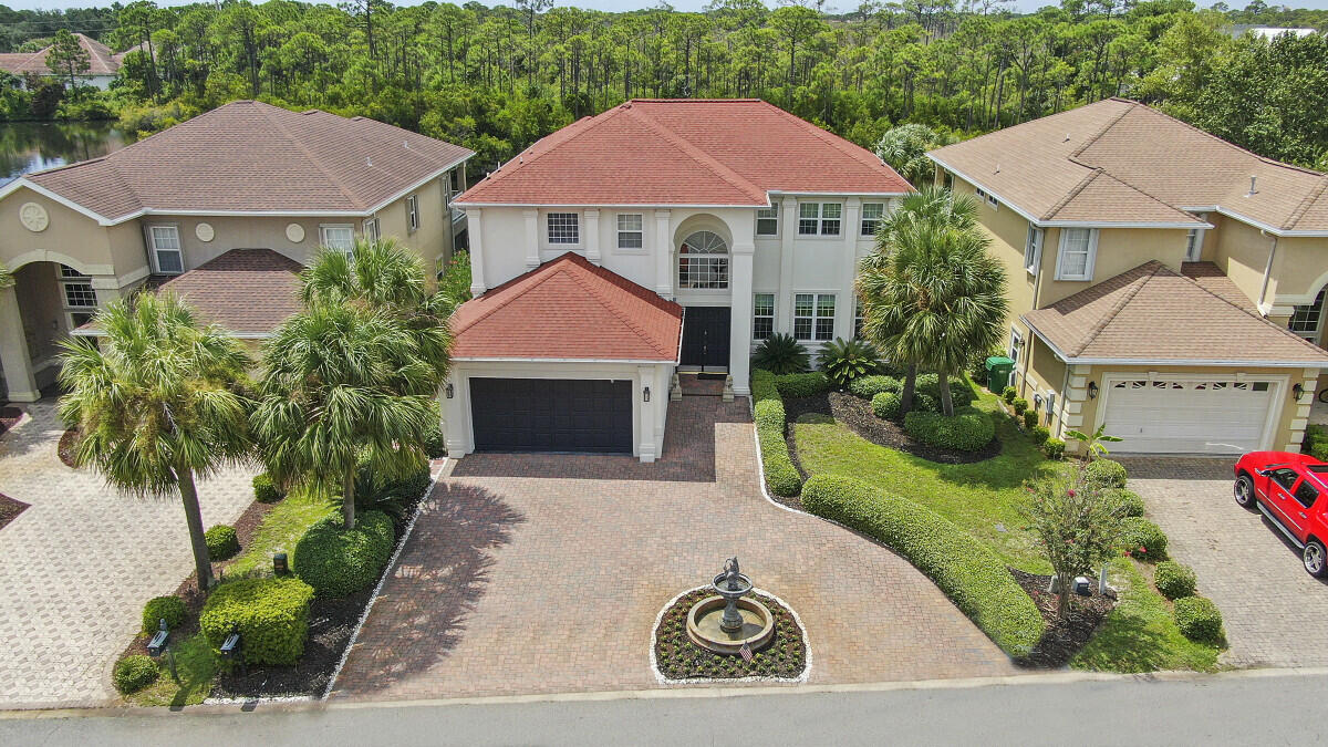 Emerald Lakes - Residential