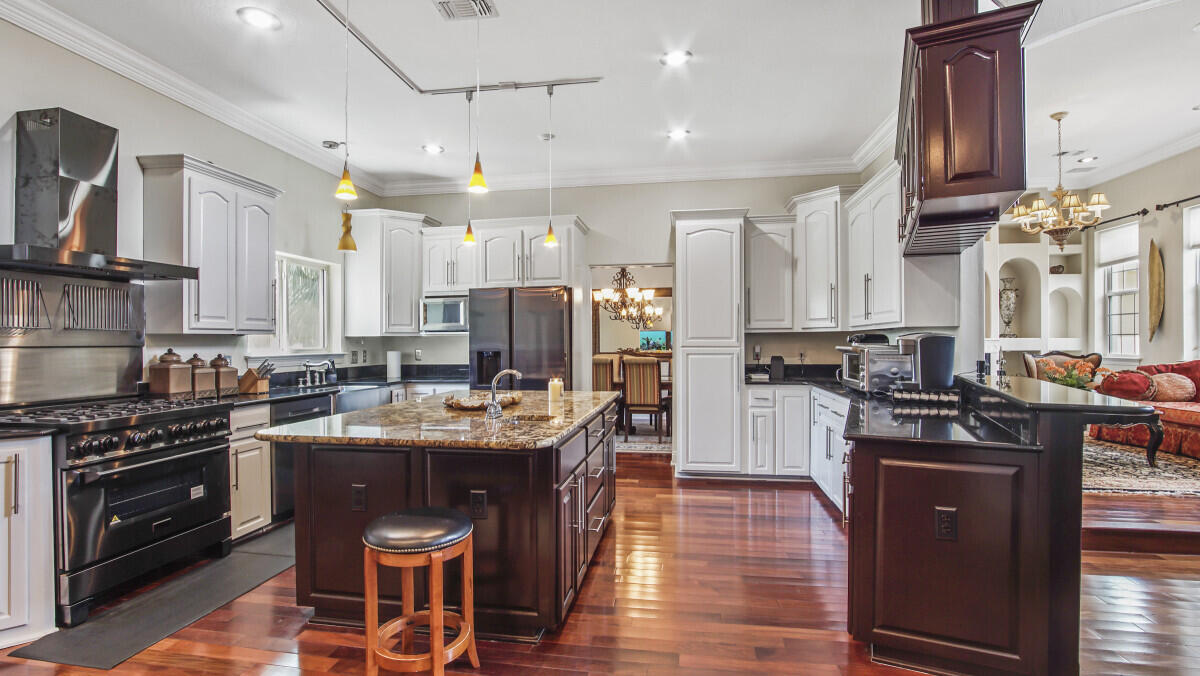 Emerald Lakes - Residential