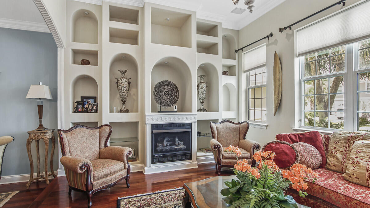 Emerald Lakes - Residential