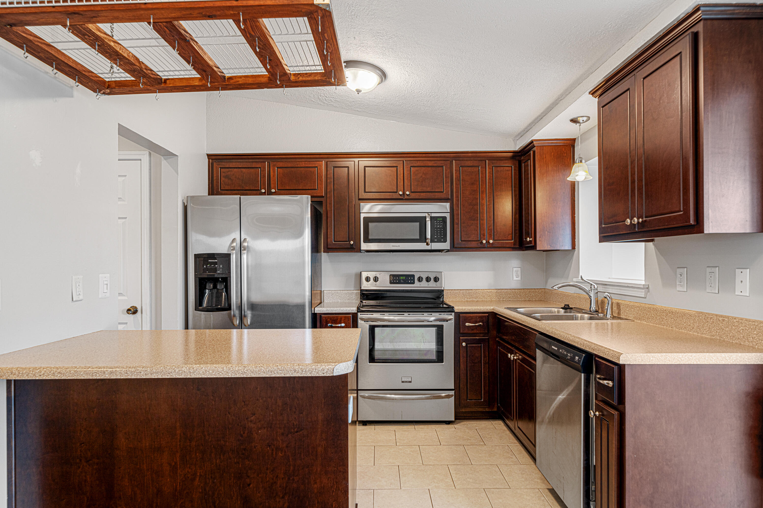 PINE WOODS PH 2 - Residential