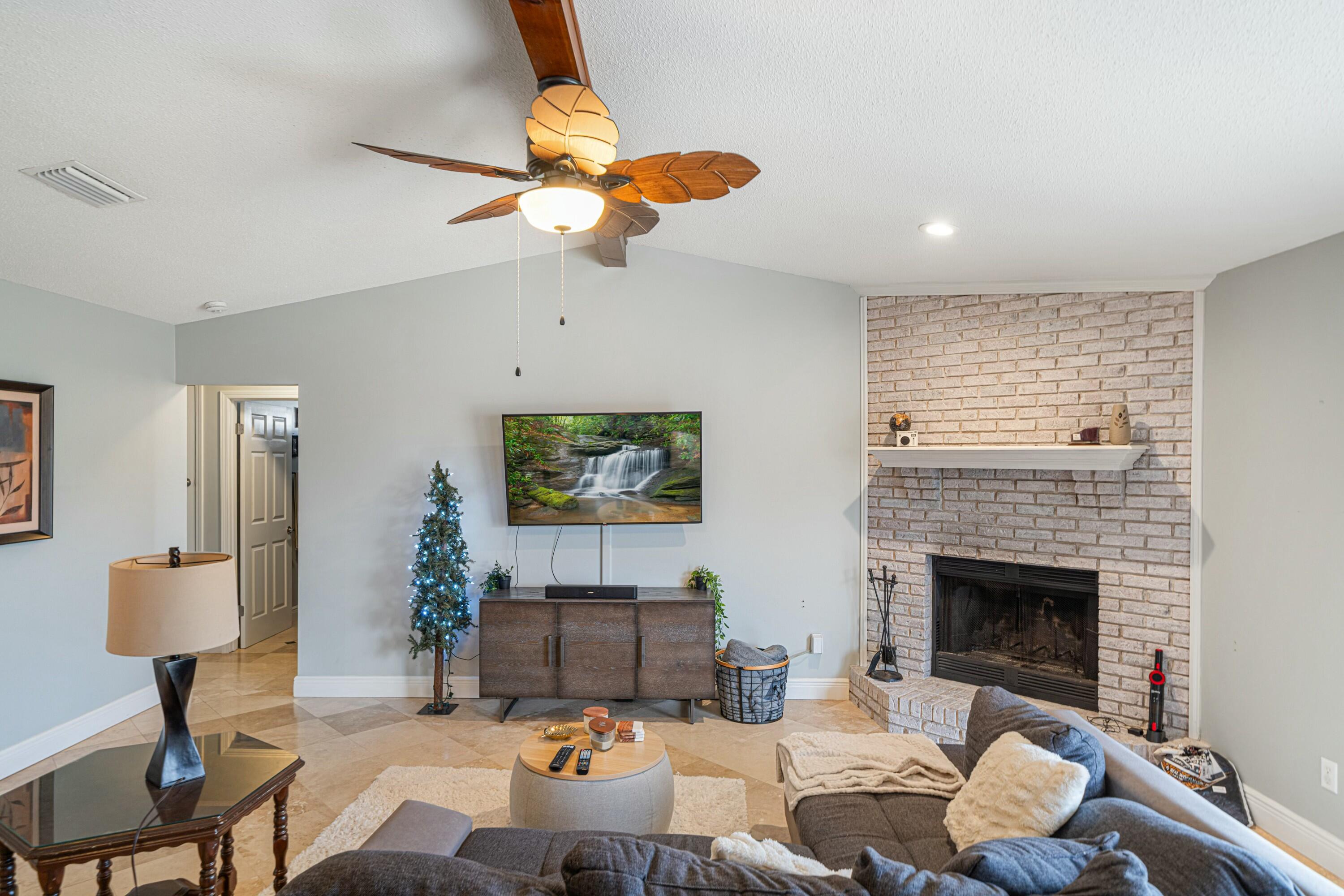 EMERALD POINTE PLAT 2 - Residential