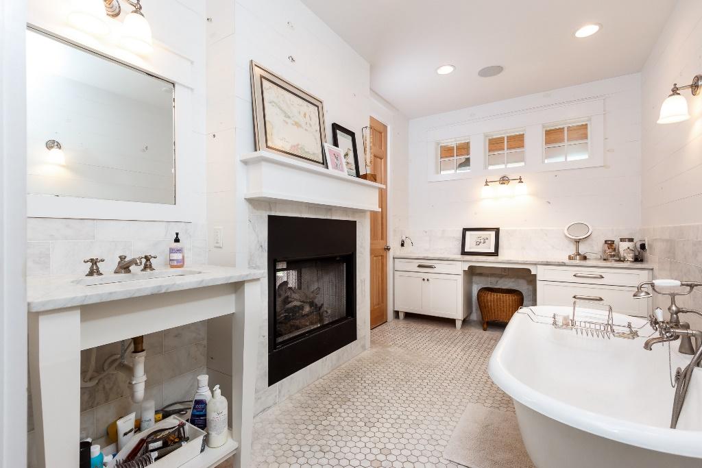 SHIRKS BAYOU - Residential