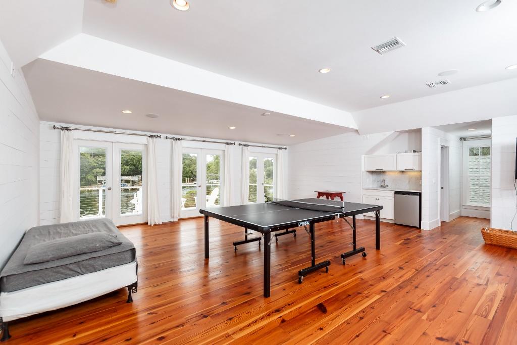 SHIRKS BAYOU - Residential