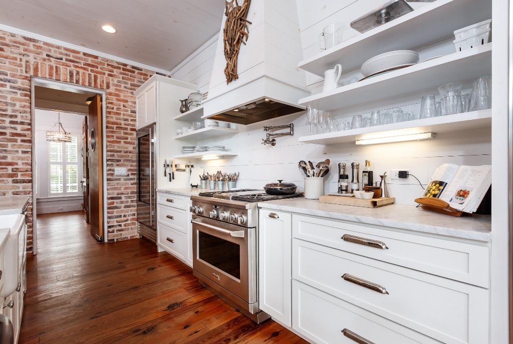 SHIRKS BAYOU - Residential