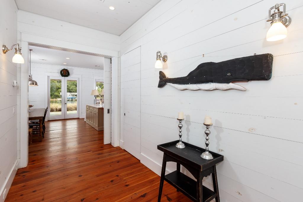 SHIRKS BAYOU - Residential