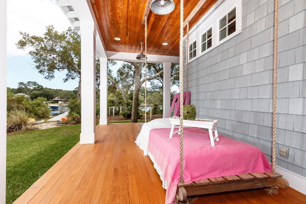 SHIRKS BAYOU - Residential