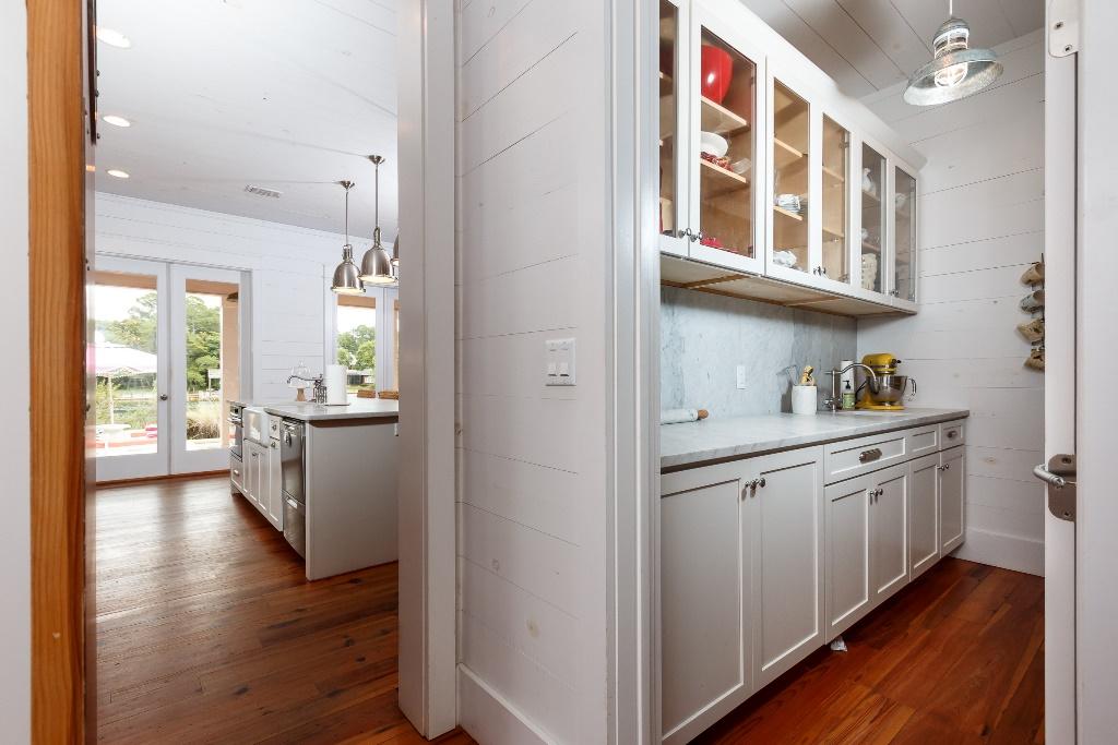 SHIRKS BAYOU - Residential