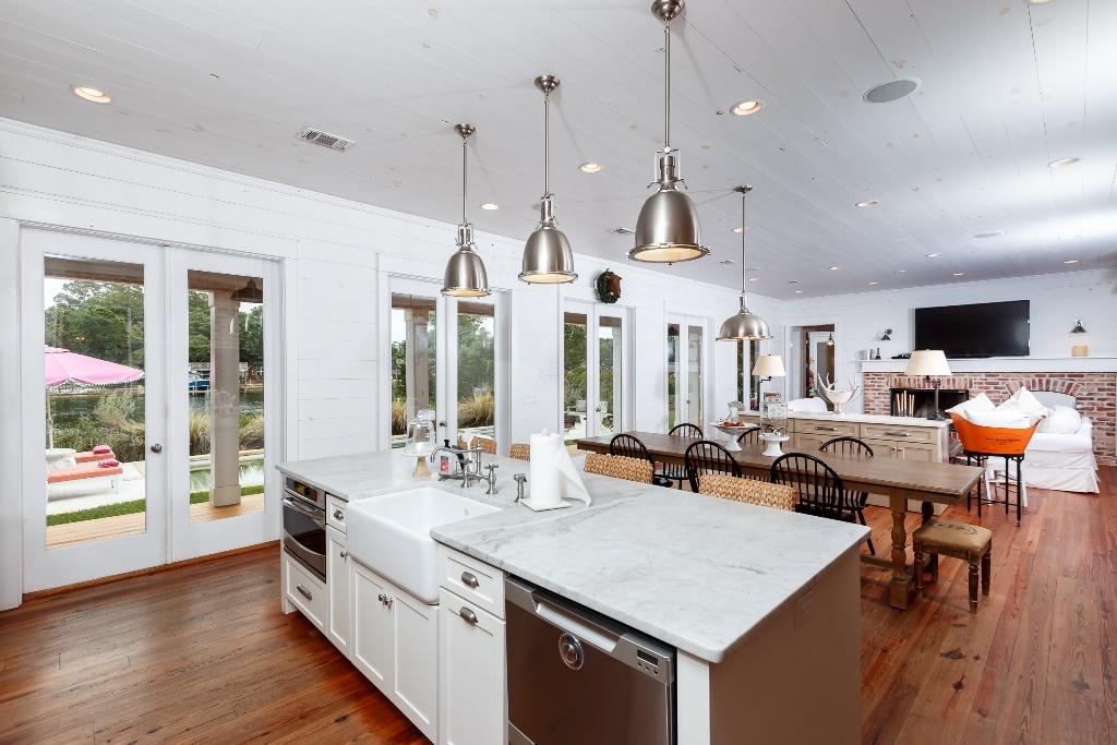 SHIRKS BAYOU - Residential