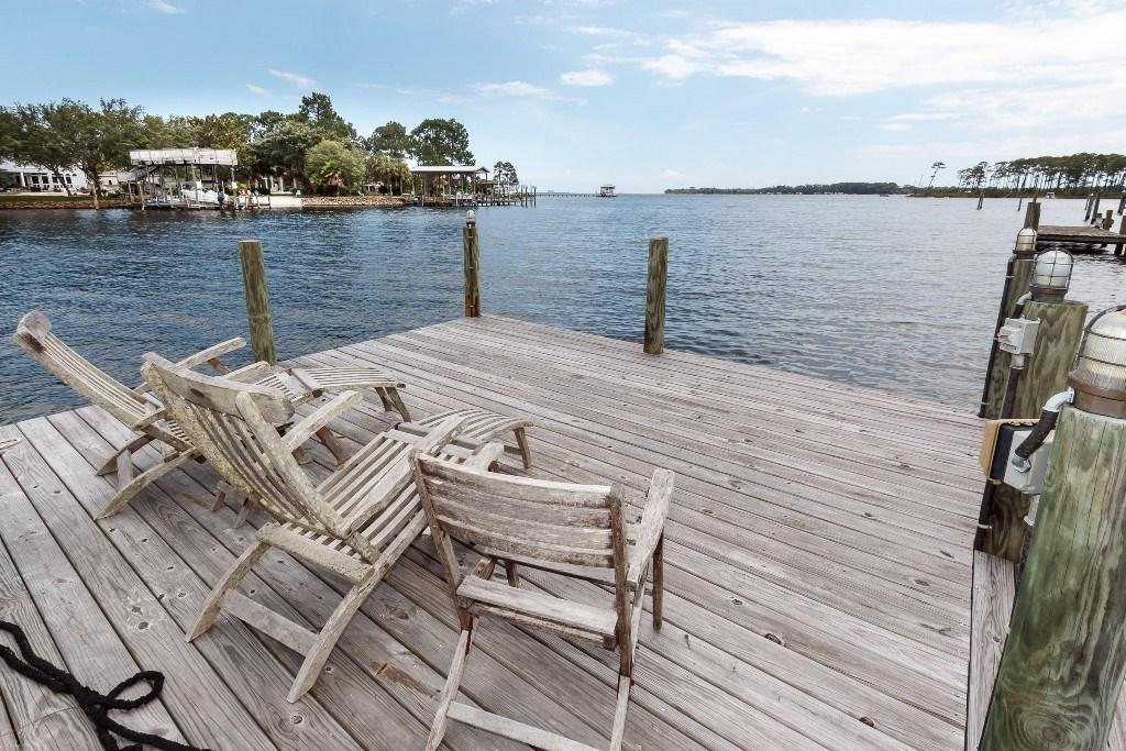 SHIRKS BAYOU - Residential