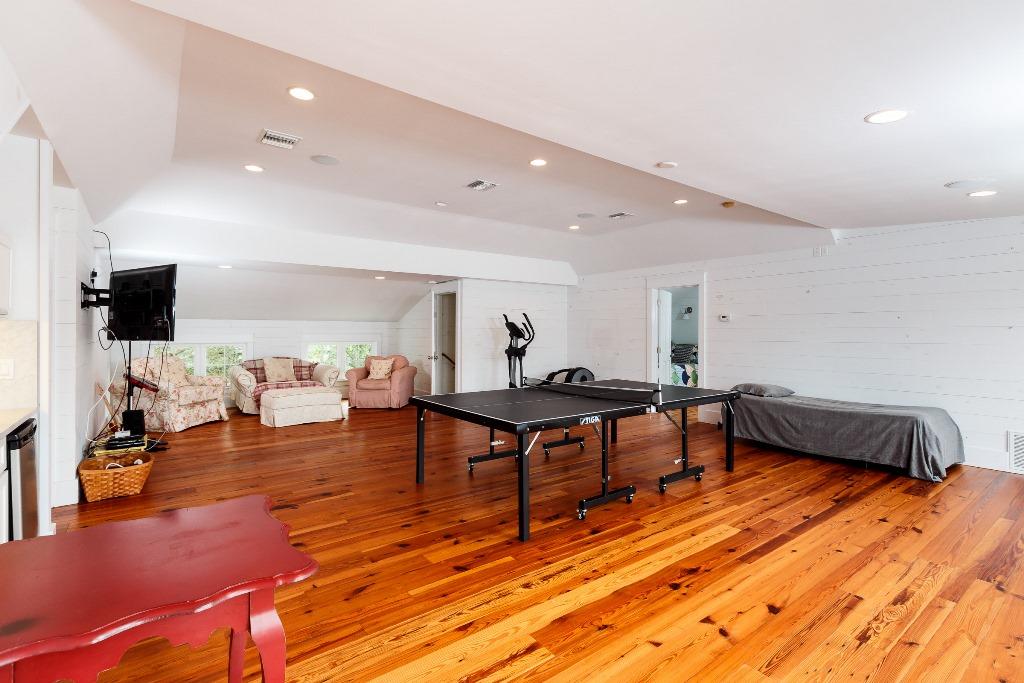 SHIRKS BAYOU - Residential