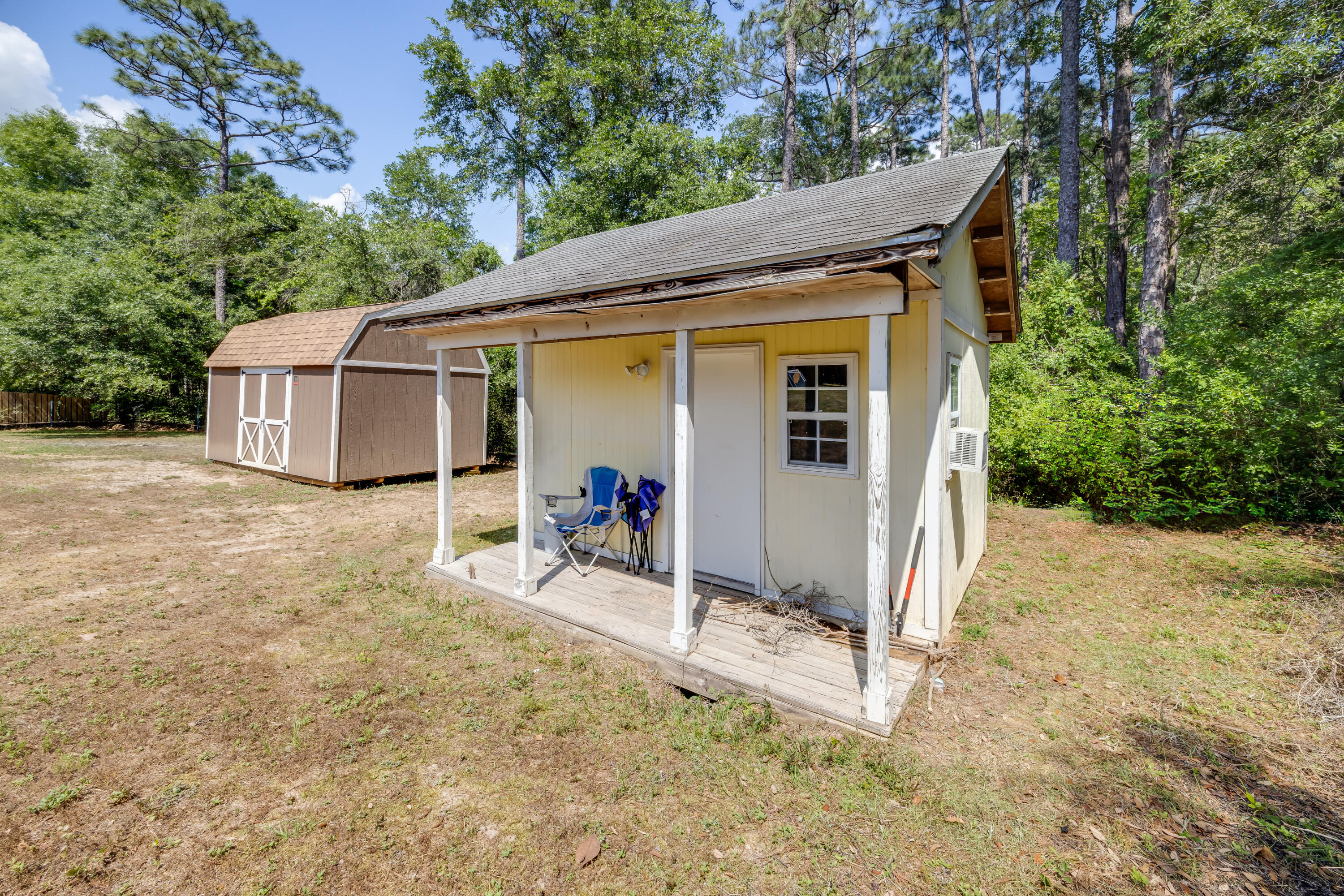 SUGAR CREEK S/D LOT 10 BLK C - Residential